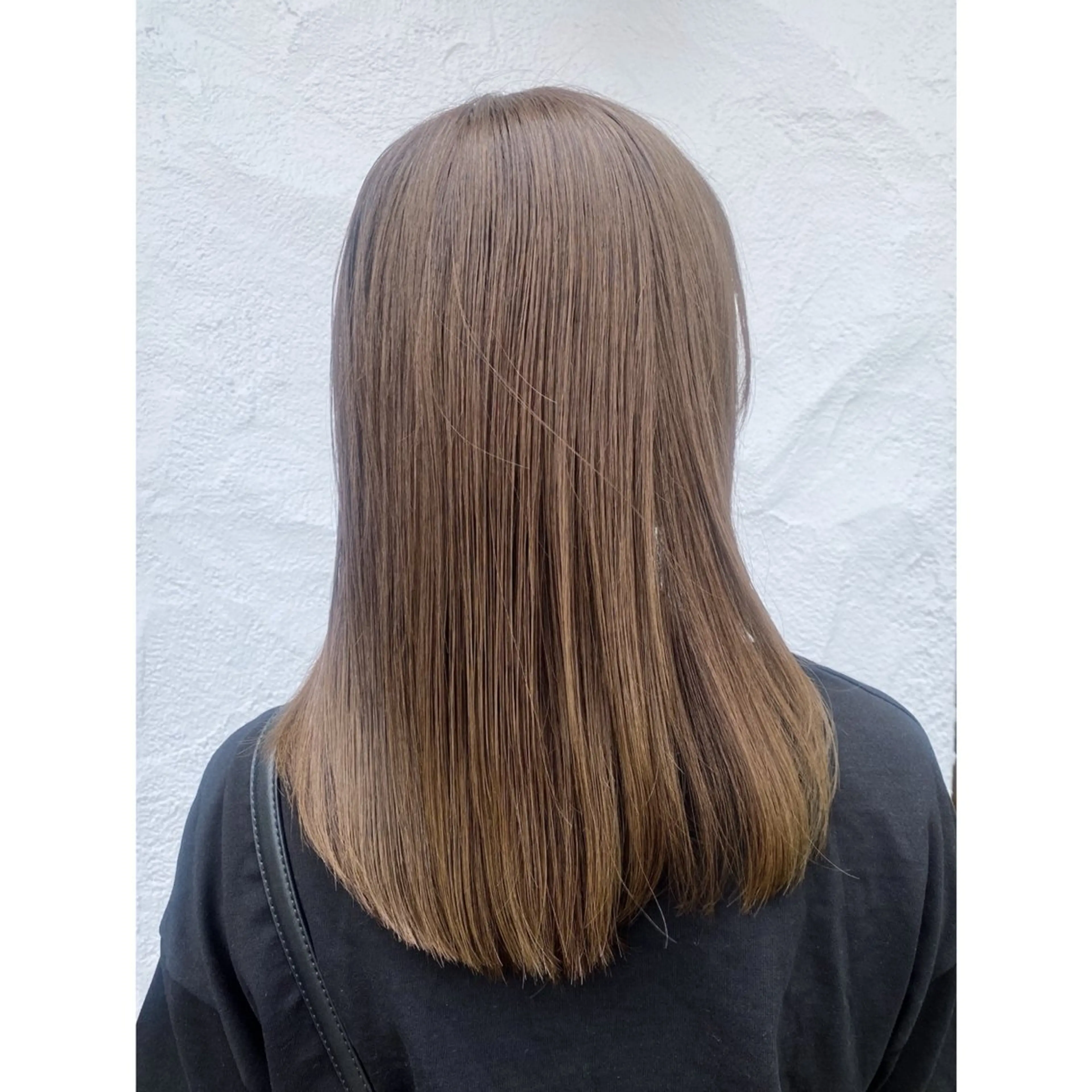 セミロング カラー 上品透け感🫧大人 シアー🌸カナ🌸のヘアスタイル