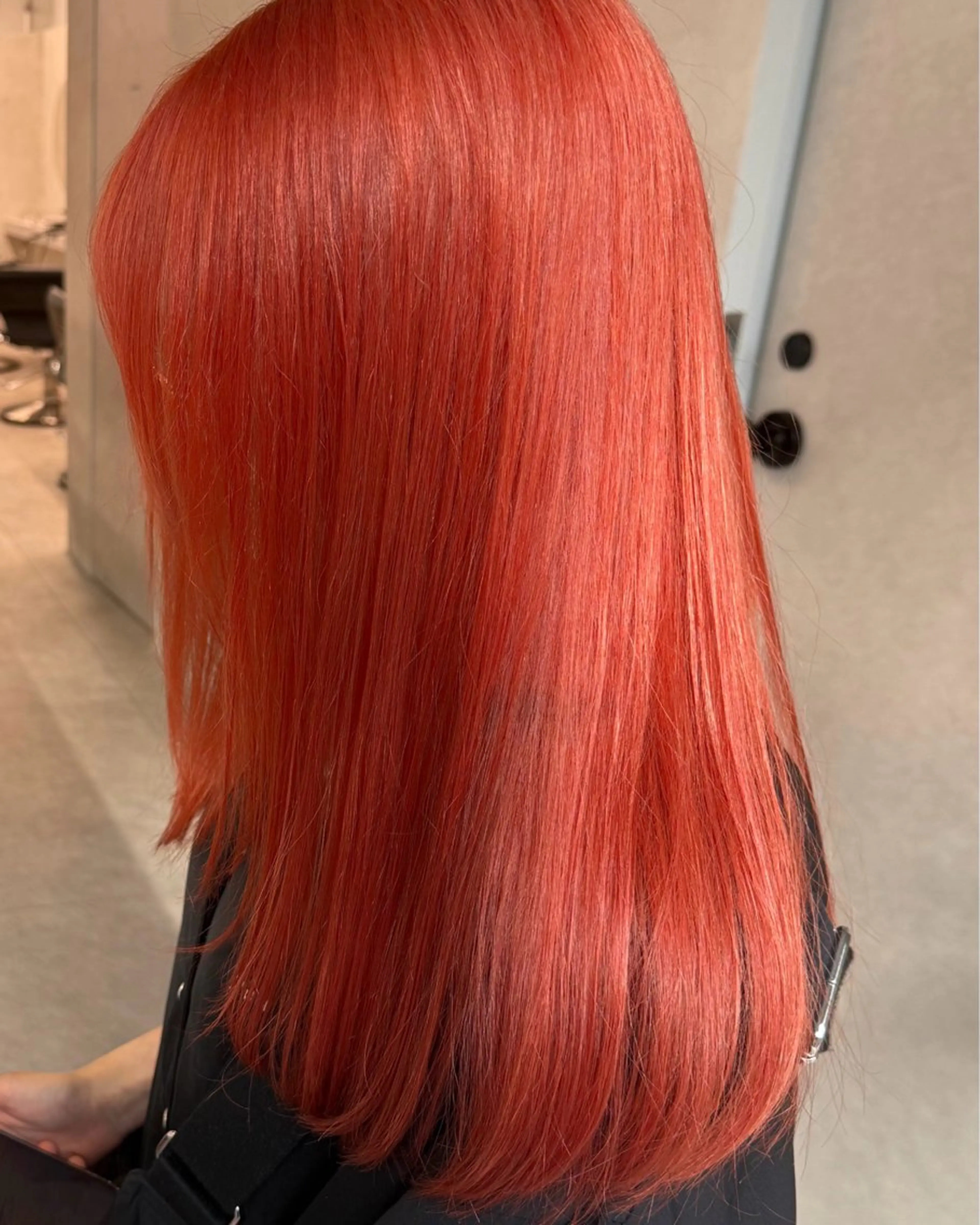 【ご新規様限定】💇‍♀️ワンブリーチ＋🟥暖色カラー🟧＋髪質別１ステップTR ￥11,000の写真