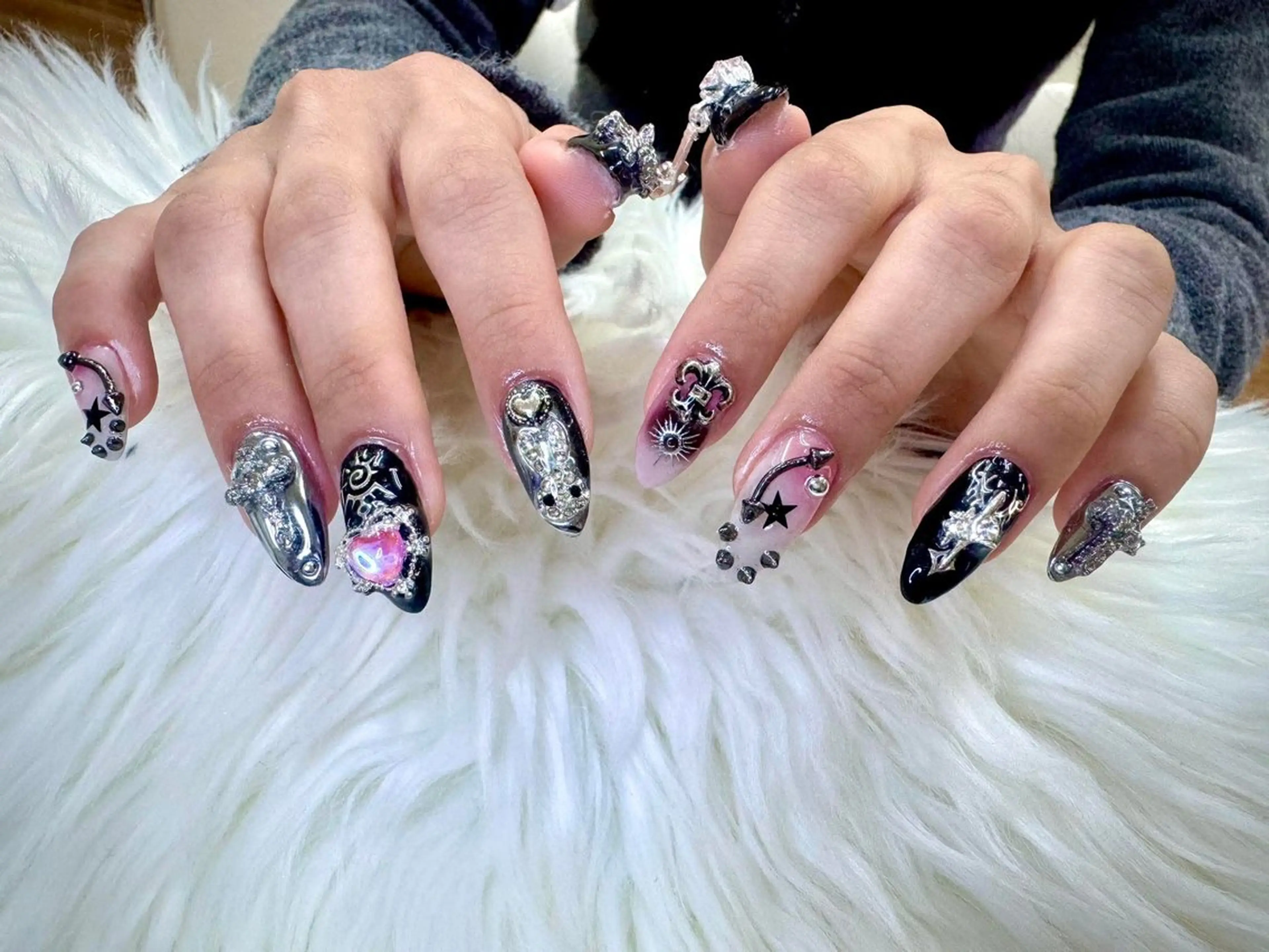 ネイル 桜ネイル フレンチネイル グラデーション 韓国ネイル マグネットネイル ハンドネイル Squeen Nailのネイルデザイン