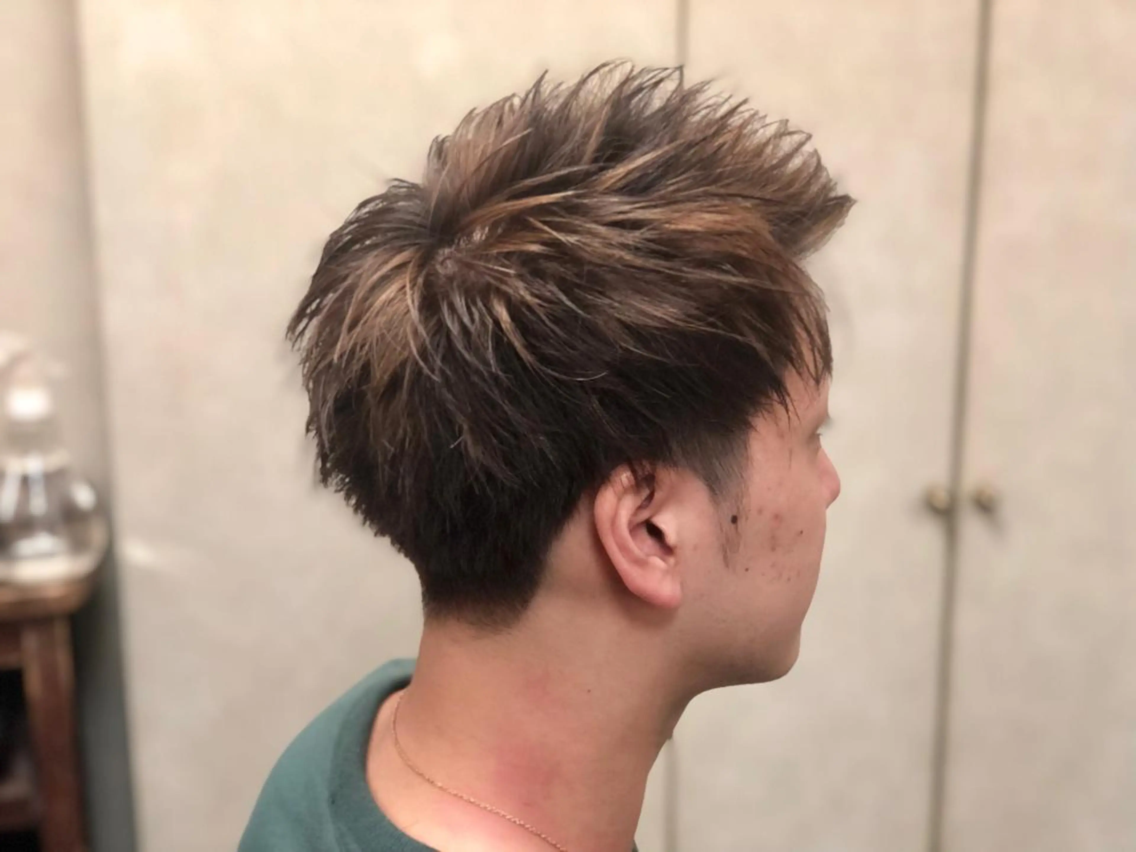 ショート ハイライト カット ヘアカラー EMBLEM所属・齋藤 壱成のヘアスタイル