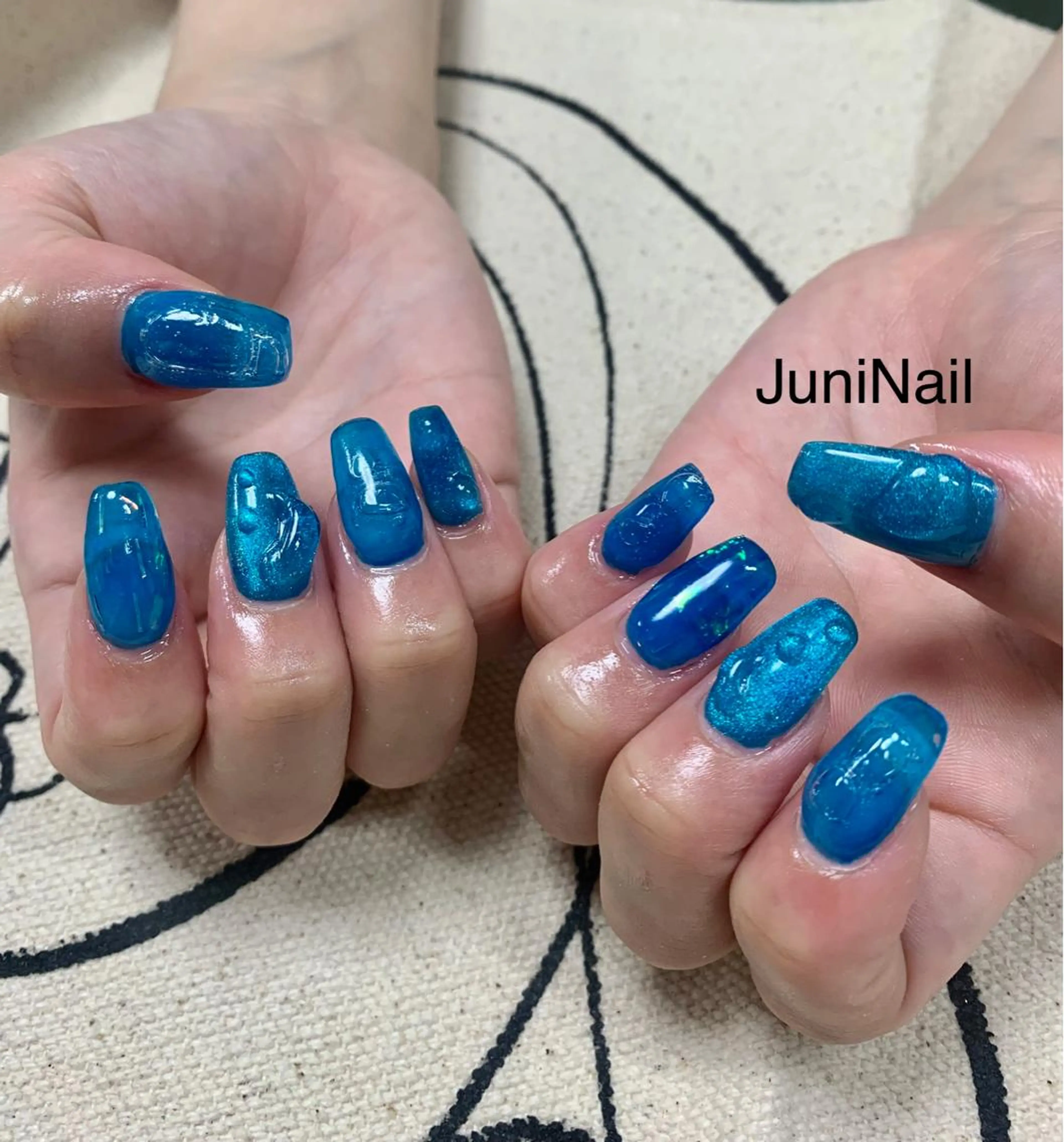 ネイル オーロラネイル クリアネイル 成人式 フラッシュネイル 氷ネイル・うるうるネイル ハンドネイル JuniNail 주니네일🇰🇷suのネイルデザイン