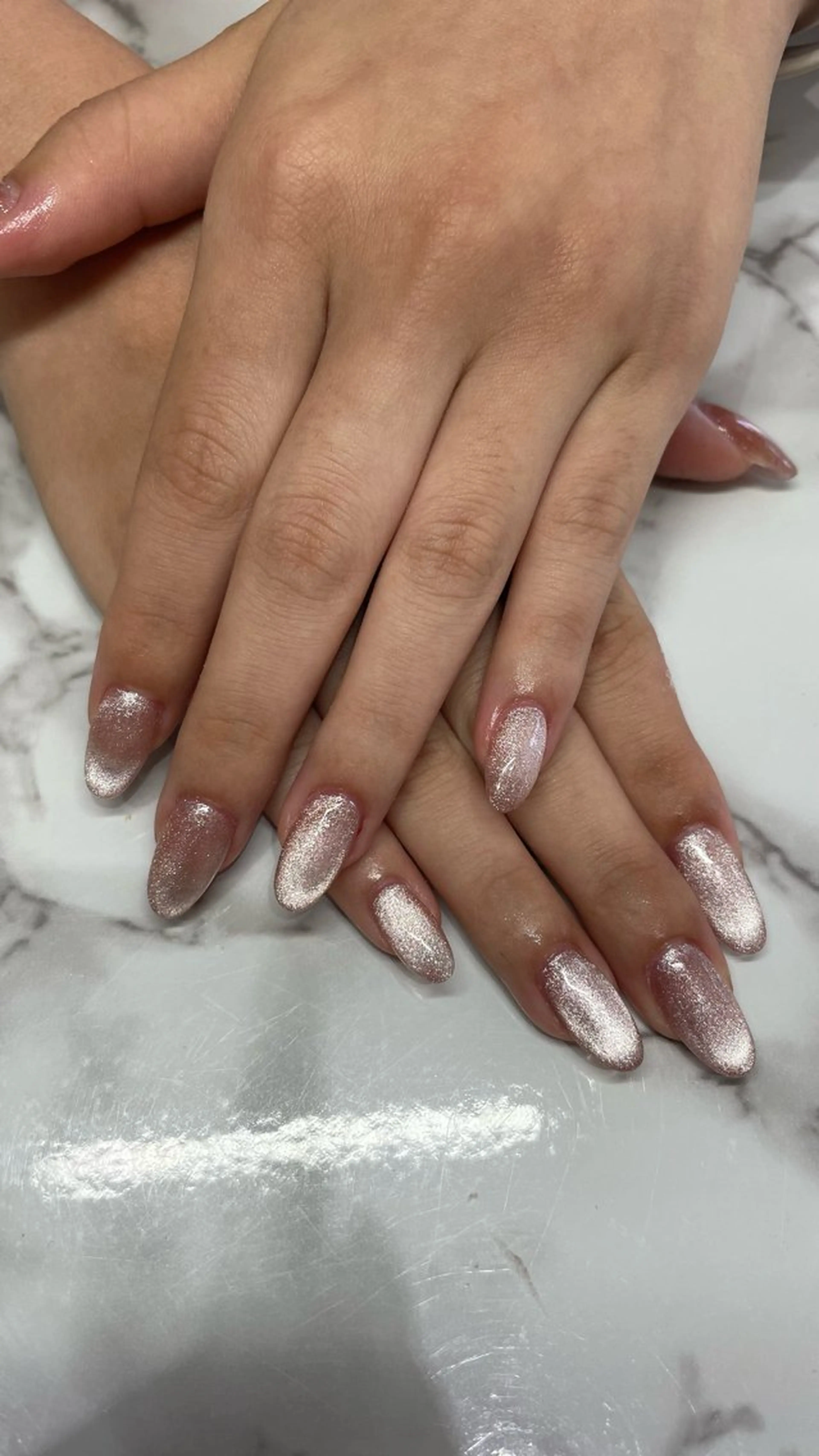 ミディアム ハンドネイル ブラウン 広奈子のネイルデザイン