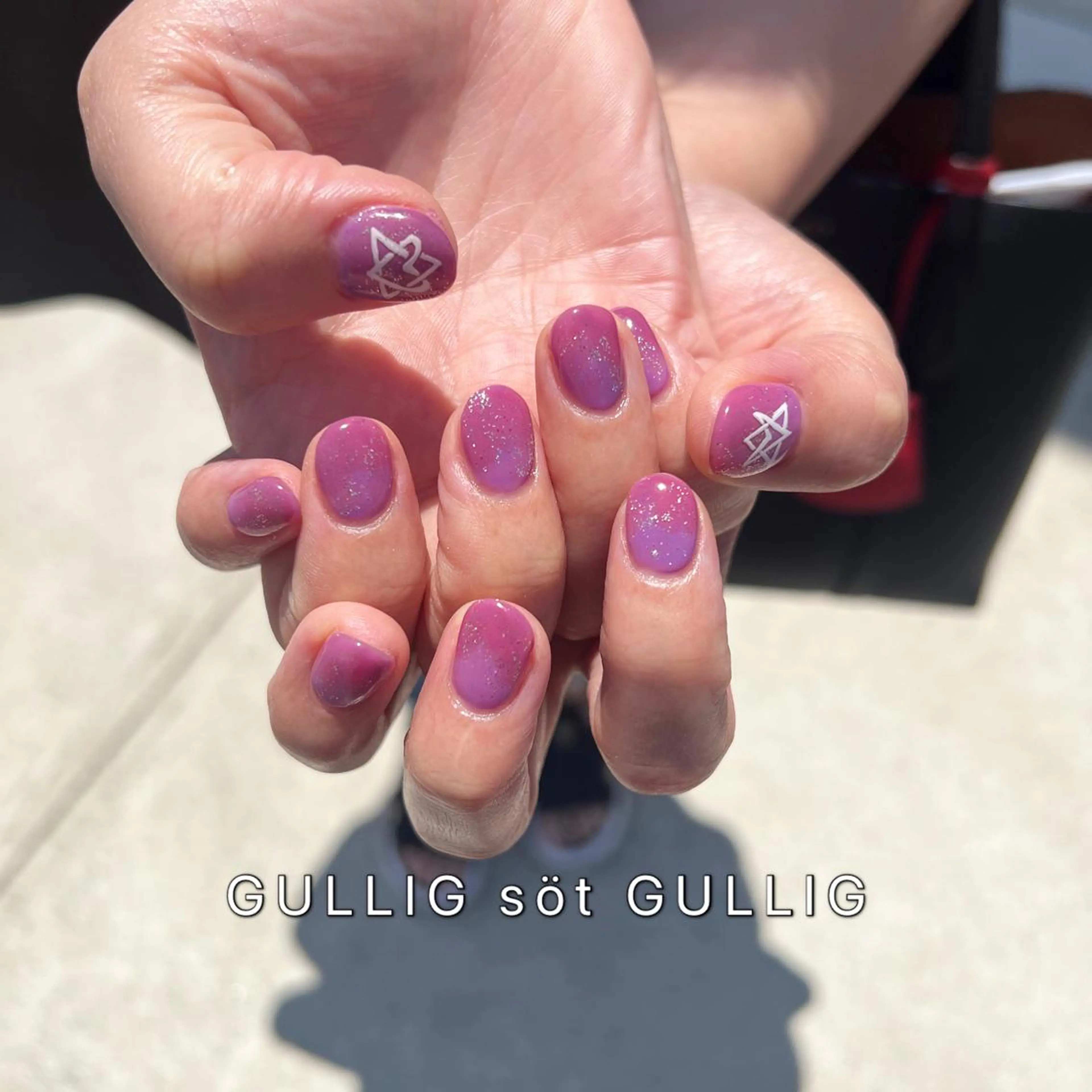 ネイル GULLIG söt GULLIGのネイルデザイン