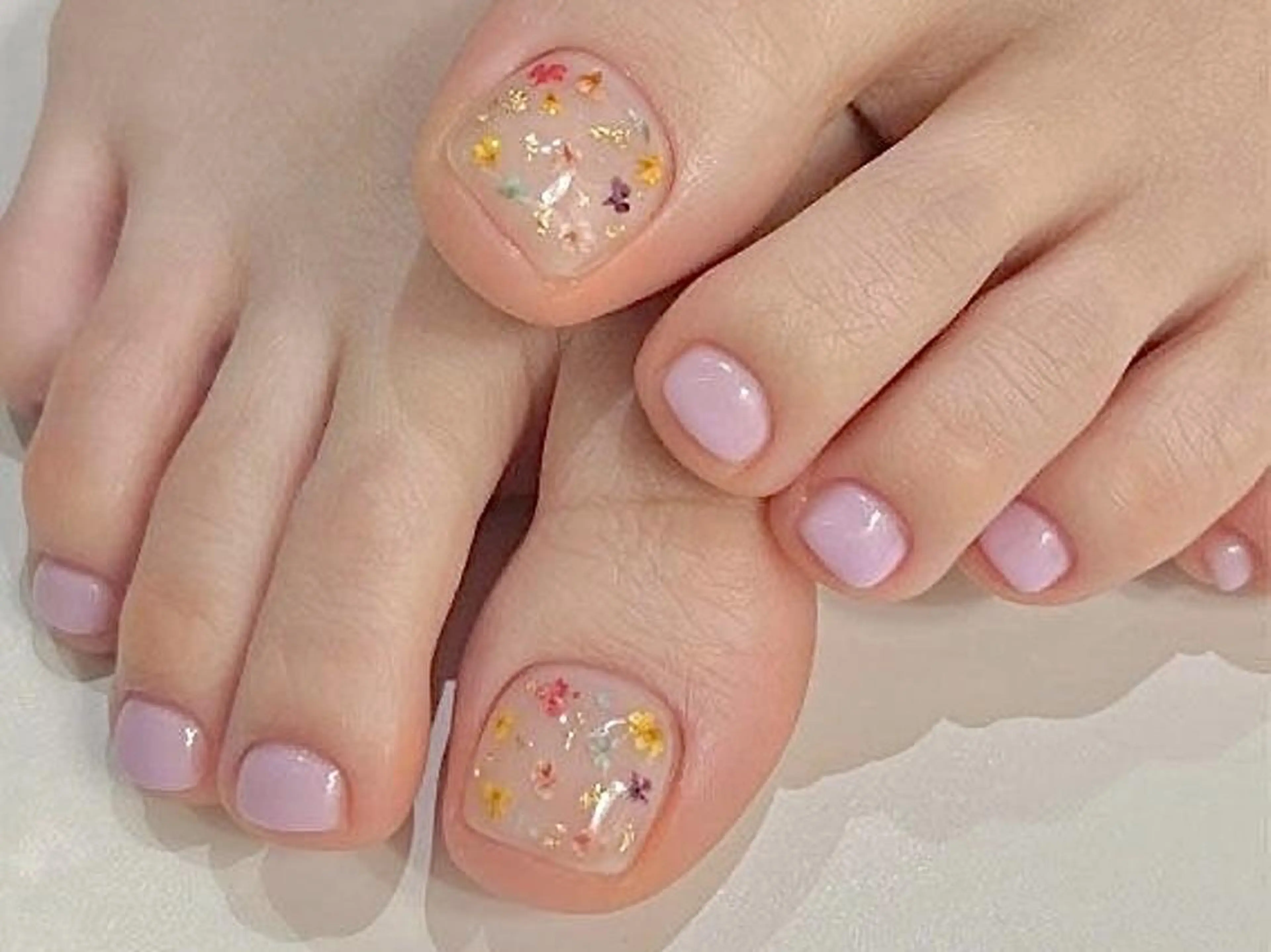ネイル フットネイル 🦋y y Nail 🤍のネイルデザイン