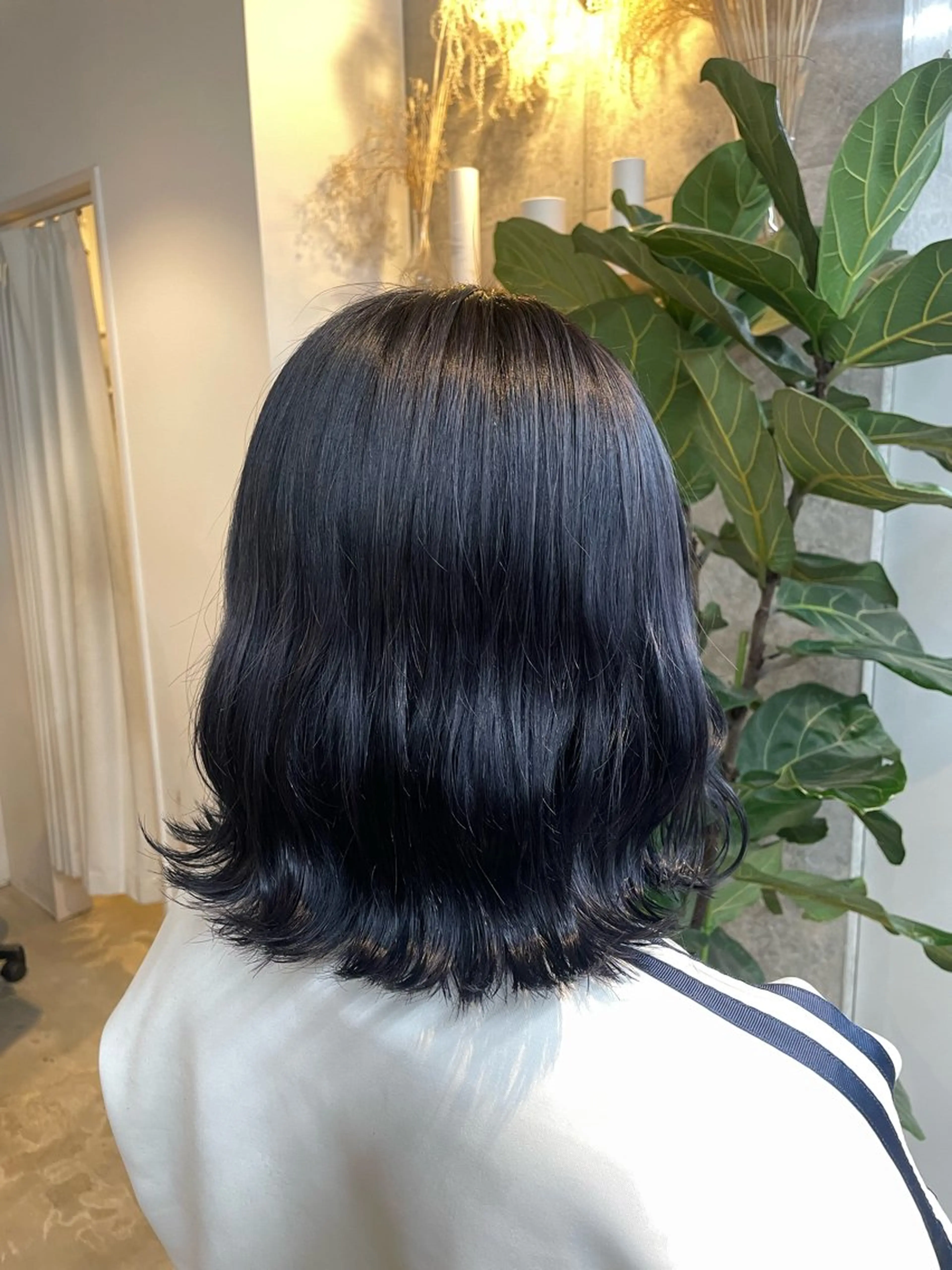 ミディアム カラー 黒髪 ブルーカラー ブルーブラック 透明感カラー ヘアカラー トリートメント KOTOMI .のヘアスタイル