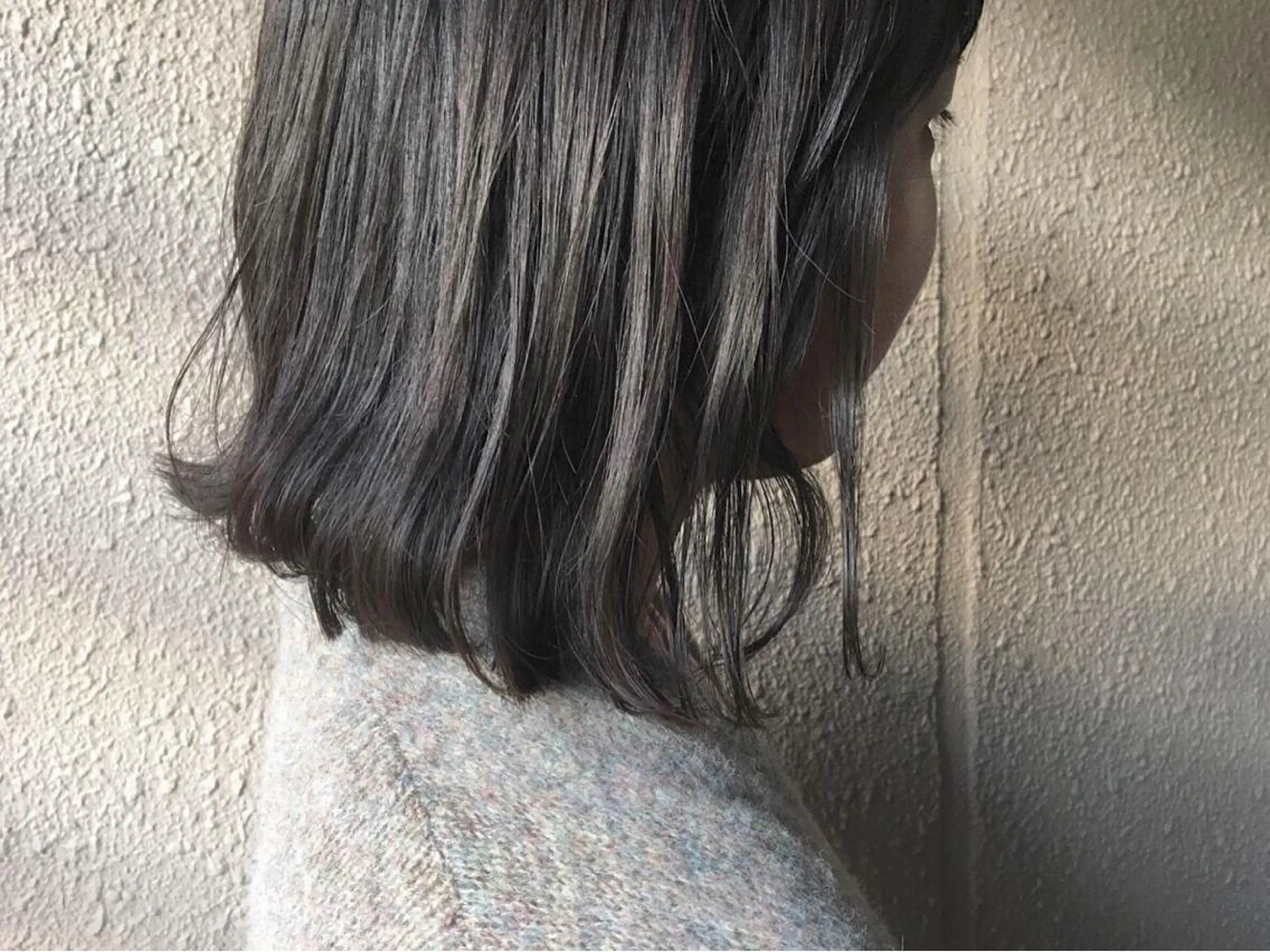 ミディアム カラー 切りっぱなしボブ 透明感カラー ハイライトカラー ボブ ハイライト サダハルカ |chouetteのヘアスタイル