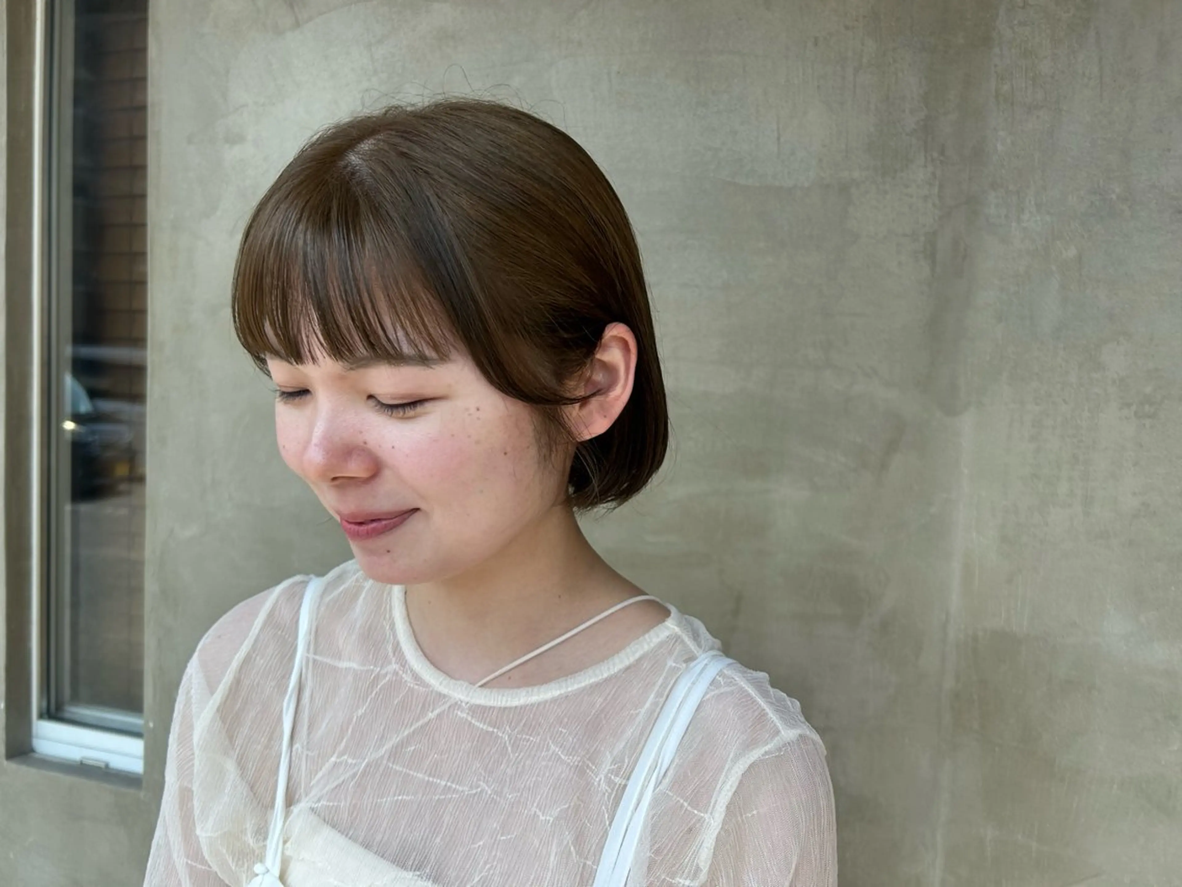 ショート カラー ベージュカラー ブリーチ ブリーチなしカラー オリーブベージュ ヘアカラー 柔らかカラー🥛 mayucoのヘアスタイル