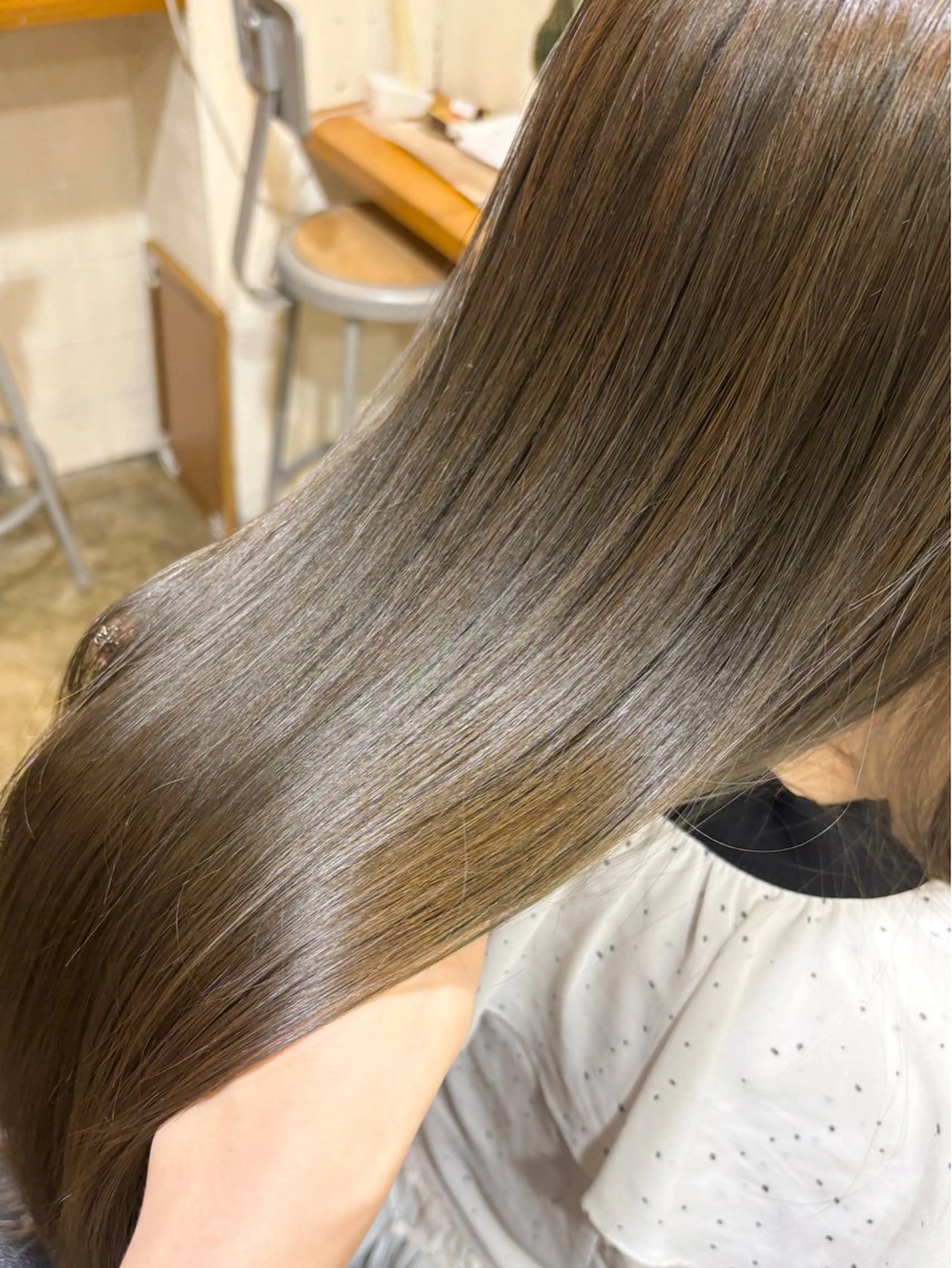 ミディアム カラー ヘアカラー トリートメント RIN／韓国ヘア レイヤーカットのヘアスタイル