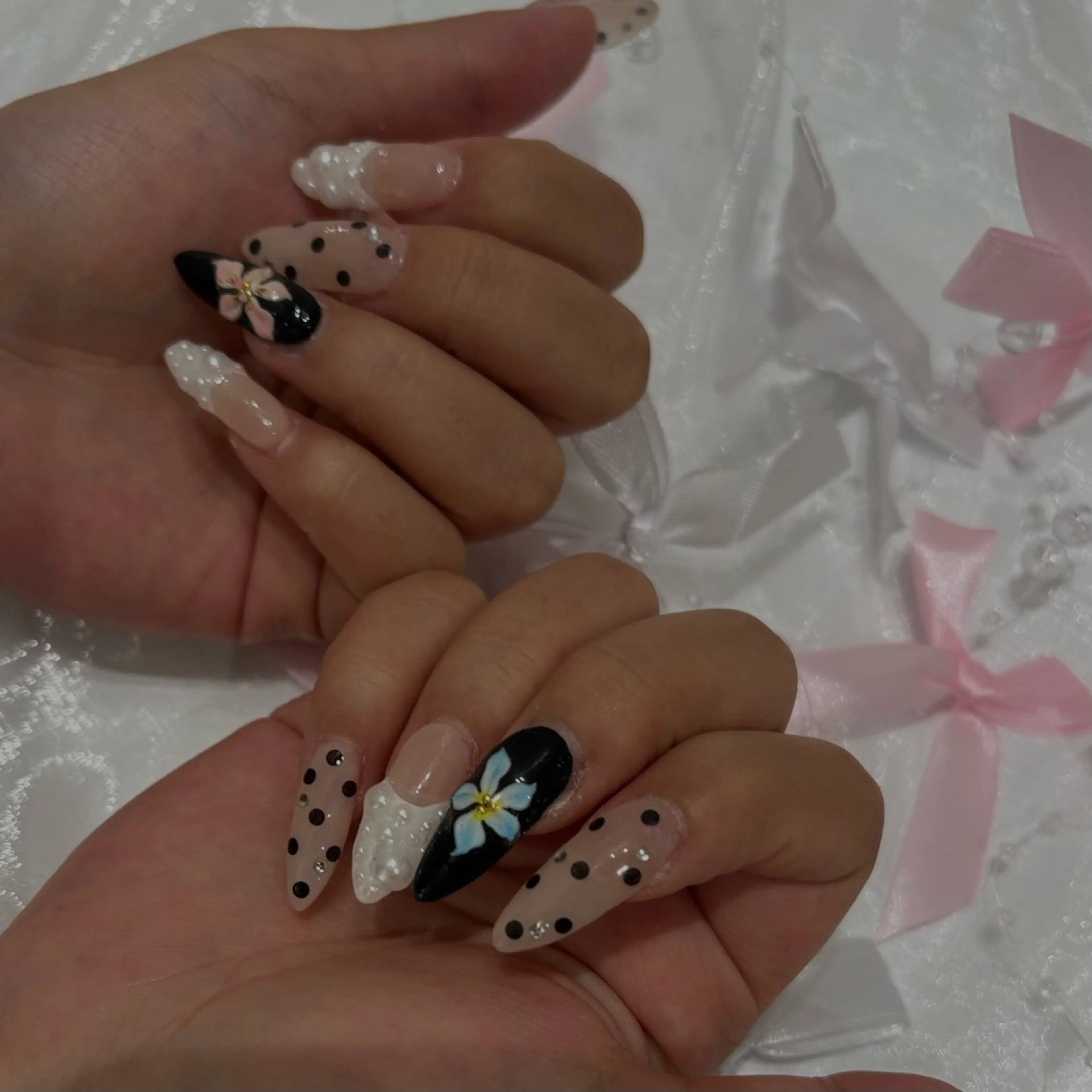 ネイル アートネイル 長さ出し フットネイル ハート キラキラネイル Vante梅田店所属・vante_aimi .パラジェル取扱店のネイルデザイン