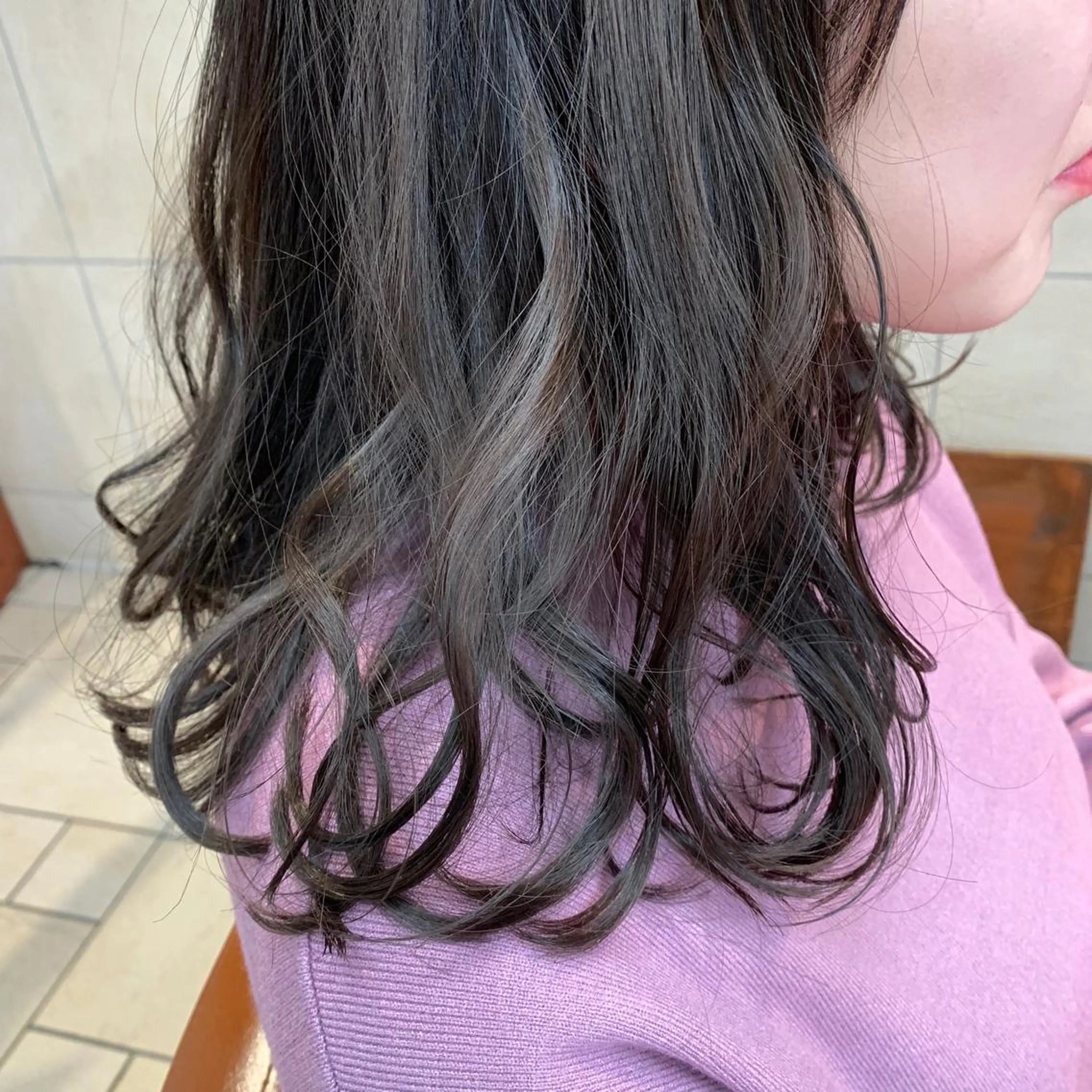 セミロング カラー パーマ カット ヘアカラー トリートメント 加藤 綾華のヘアスタイル