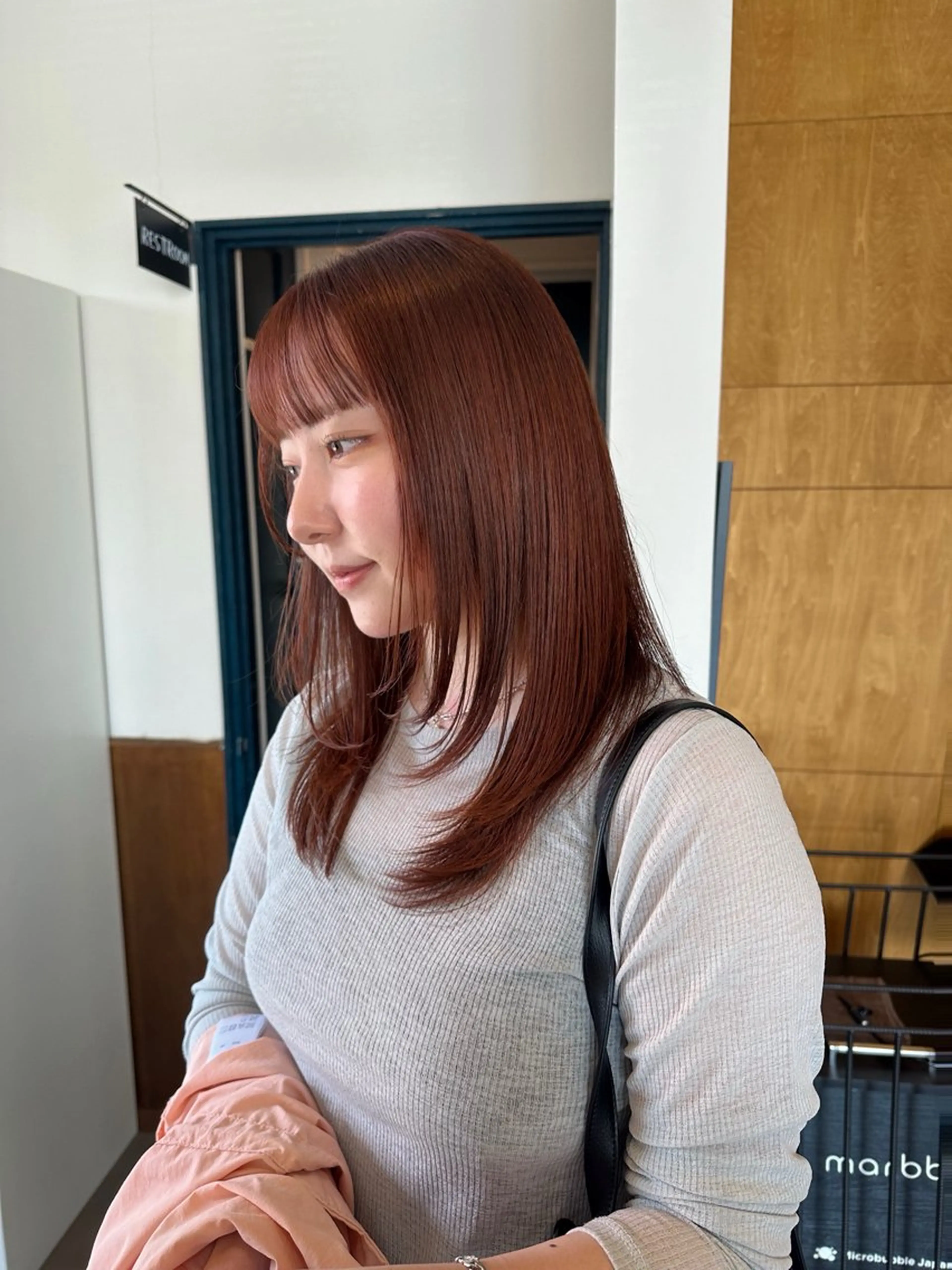 セミロング カラー ブラウンカラー オレンジ オレンジブラウン レイヤーカット doos.所属・手嶋 さくらのヘアスタイル