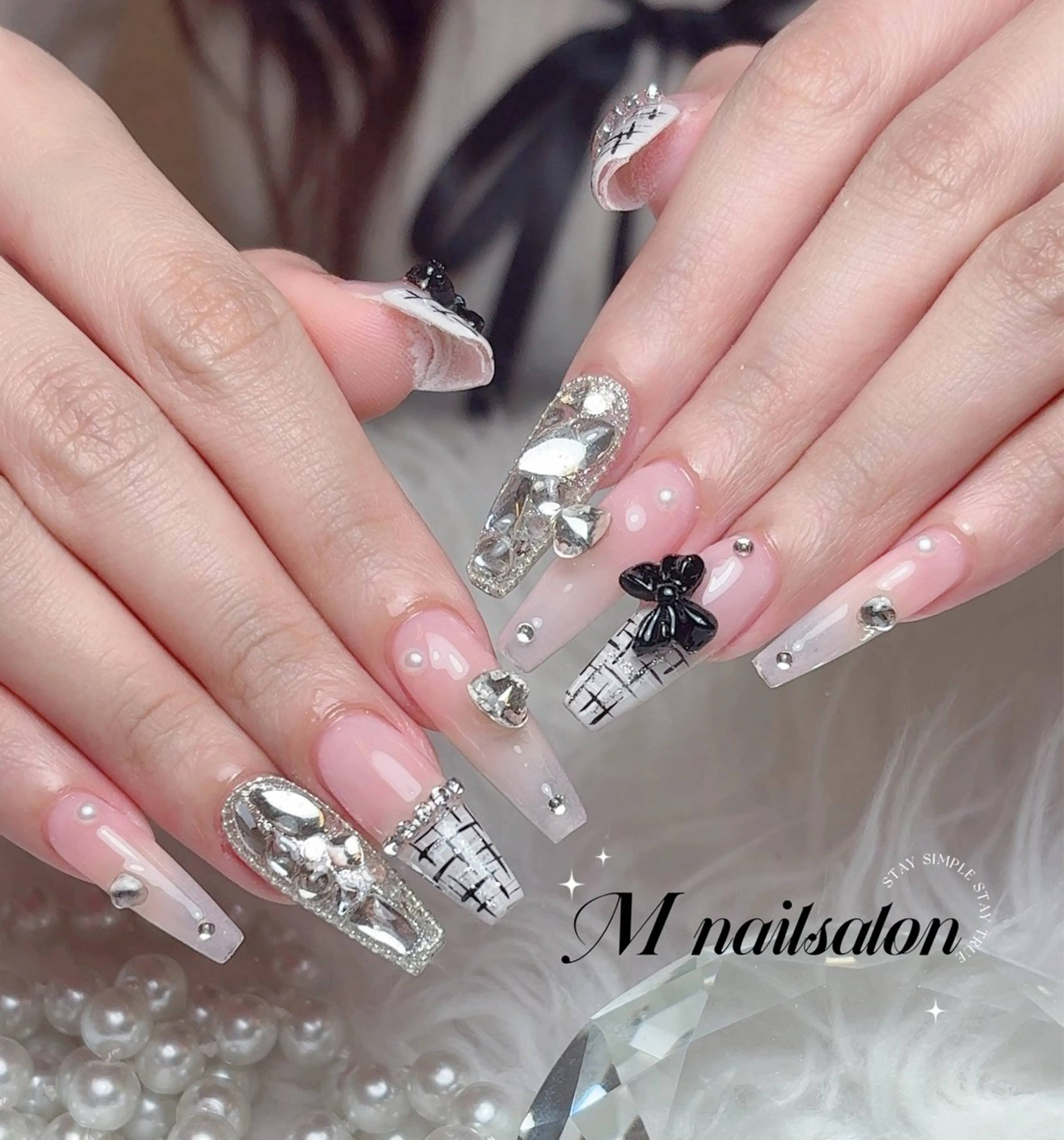 ネイル 🎀M nails✨ ビューティーのネイルデザイン