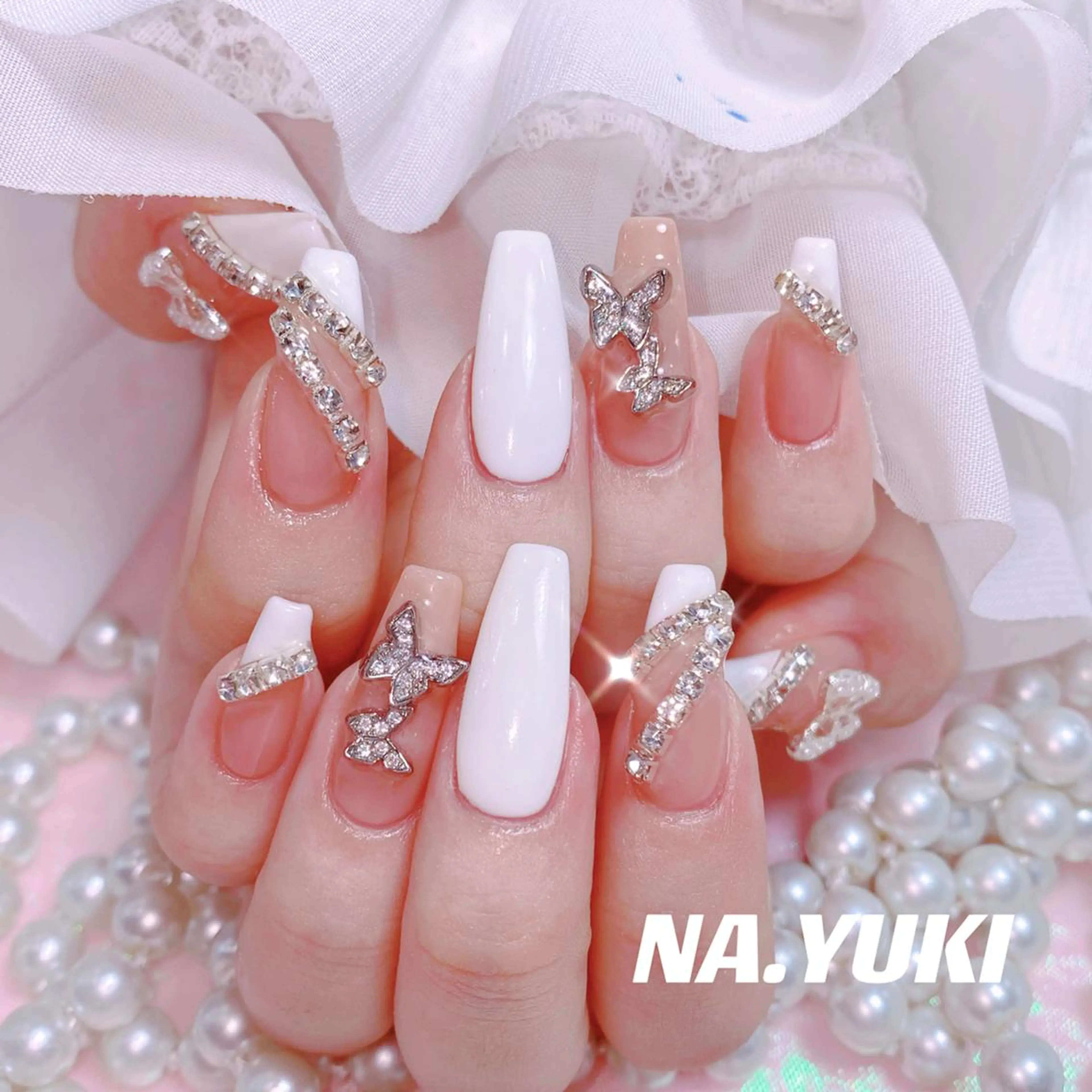 ネイル 🦋 Queenieのネイルデザイン