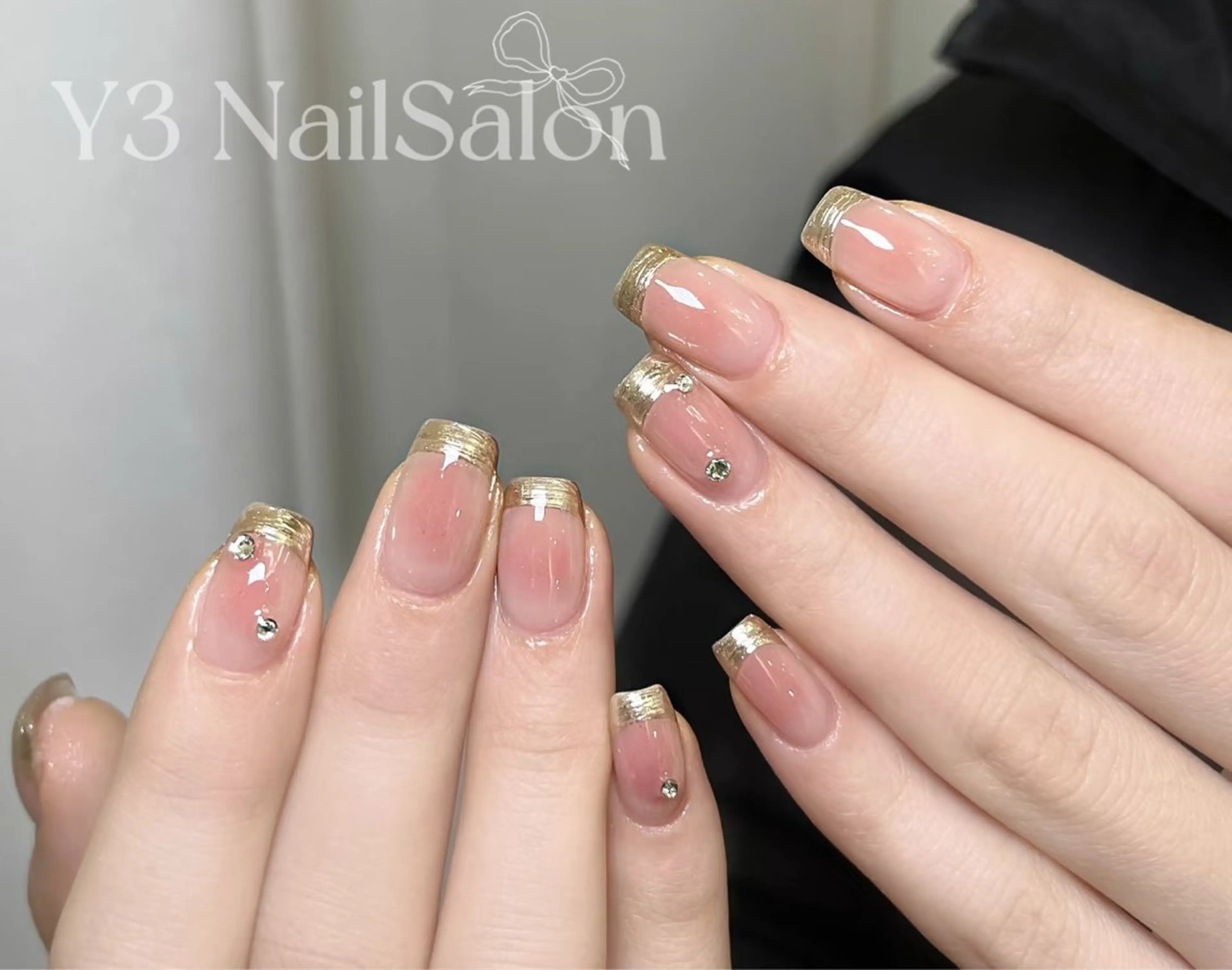 ネイル フレンチネイル ミラーネイル Y3 Nail Salon所属・Y3 NailSalonのネイルデザイン