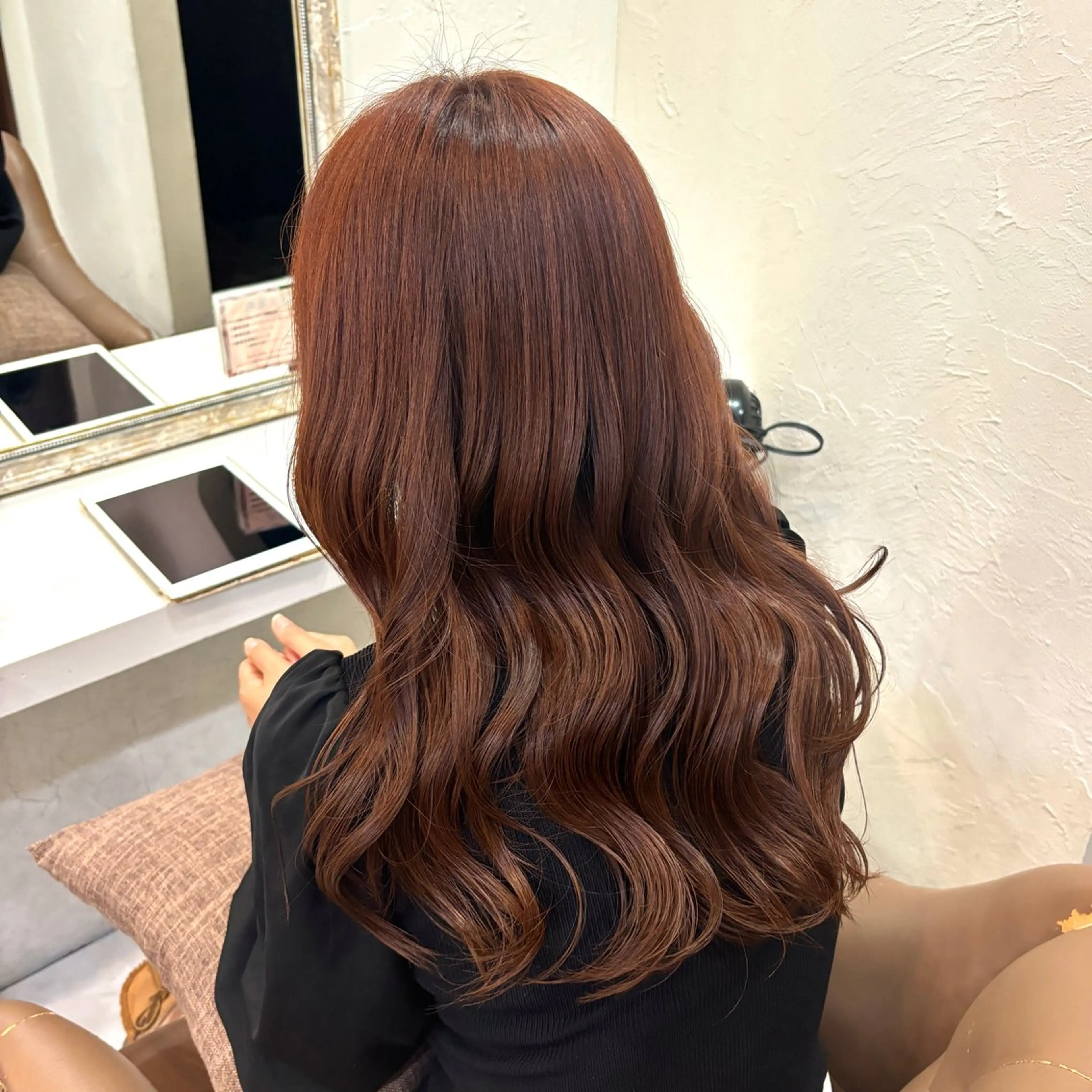 ミディアム カラー オレンジ Ｆ.まひろ🎀 暖色カラー／ベージュのヘアスタイル