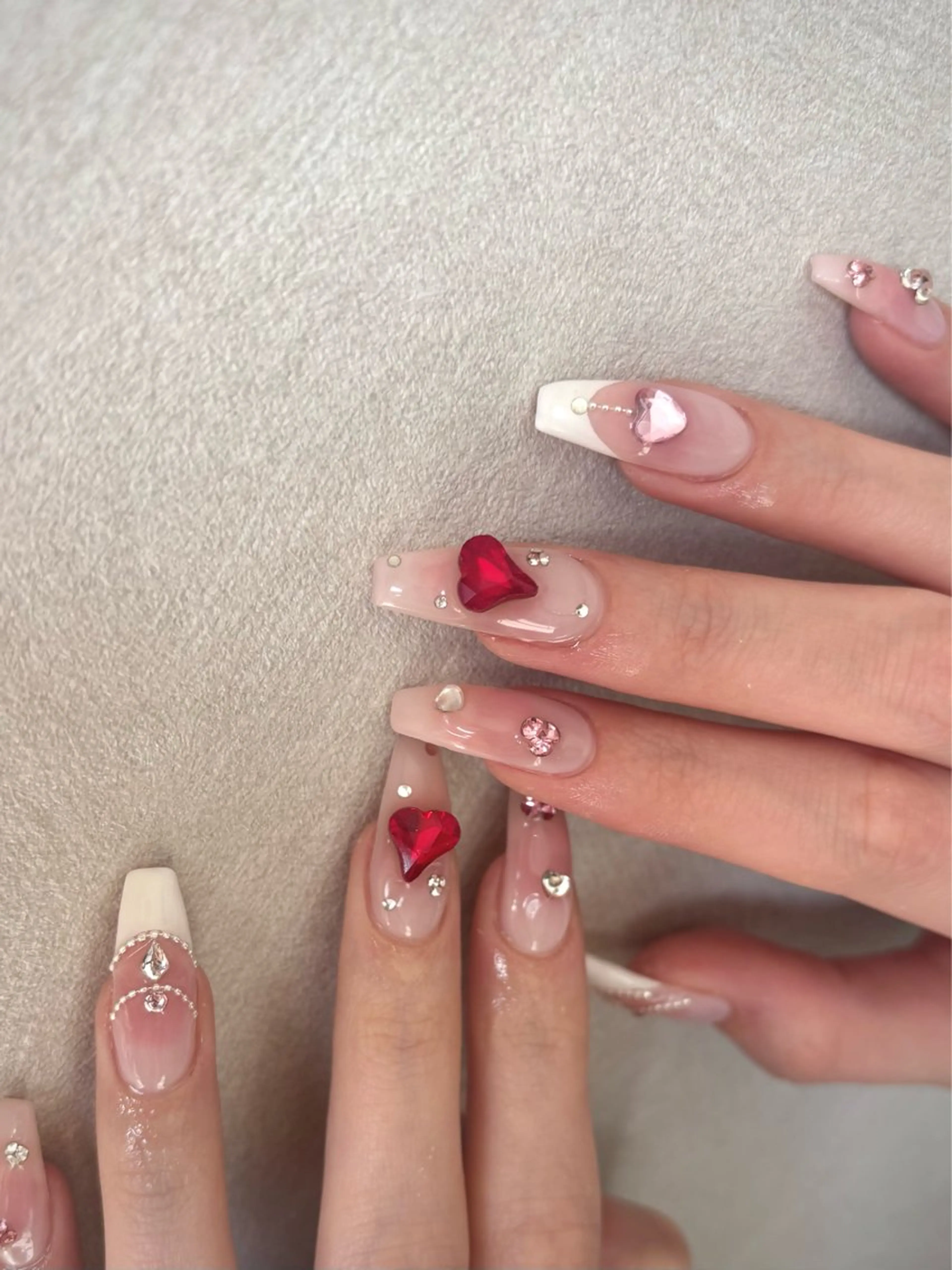 ネイル チークネイル フレンチネイル ハンドネイル GRACE Rioのネイルデザイン