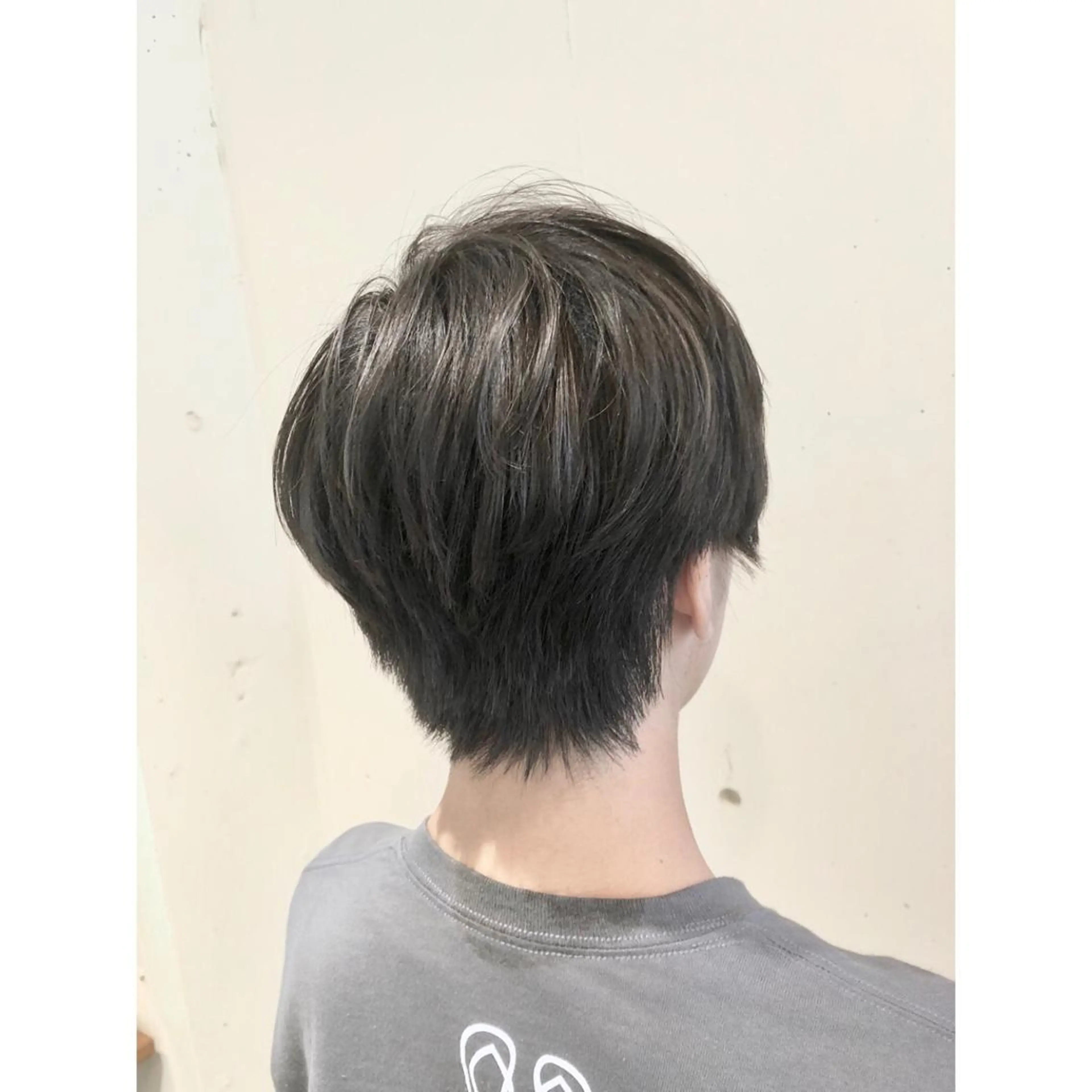 ショート カラー パーマ ヘアアレンジ ハンサムショート ブリーチ グラデーションカラー ハイライトカラー 簡単アレンジ 【ツヤ髪美容師】 ツダケイスケのヘアスタイル