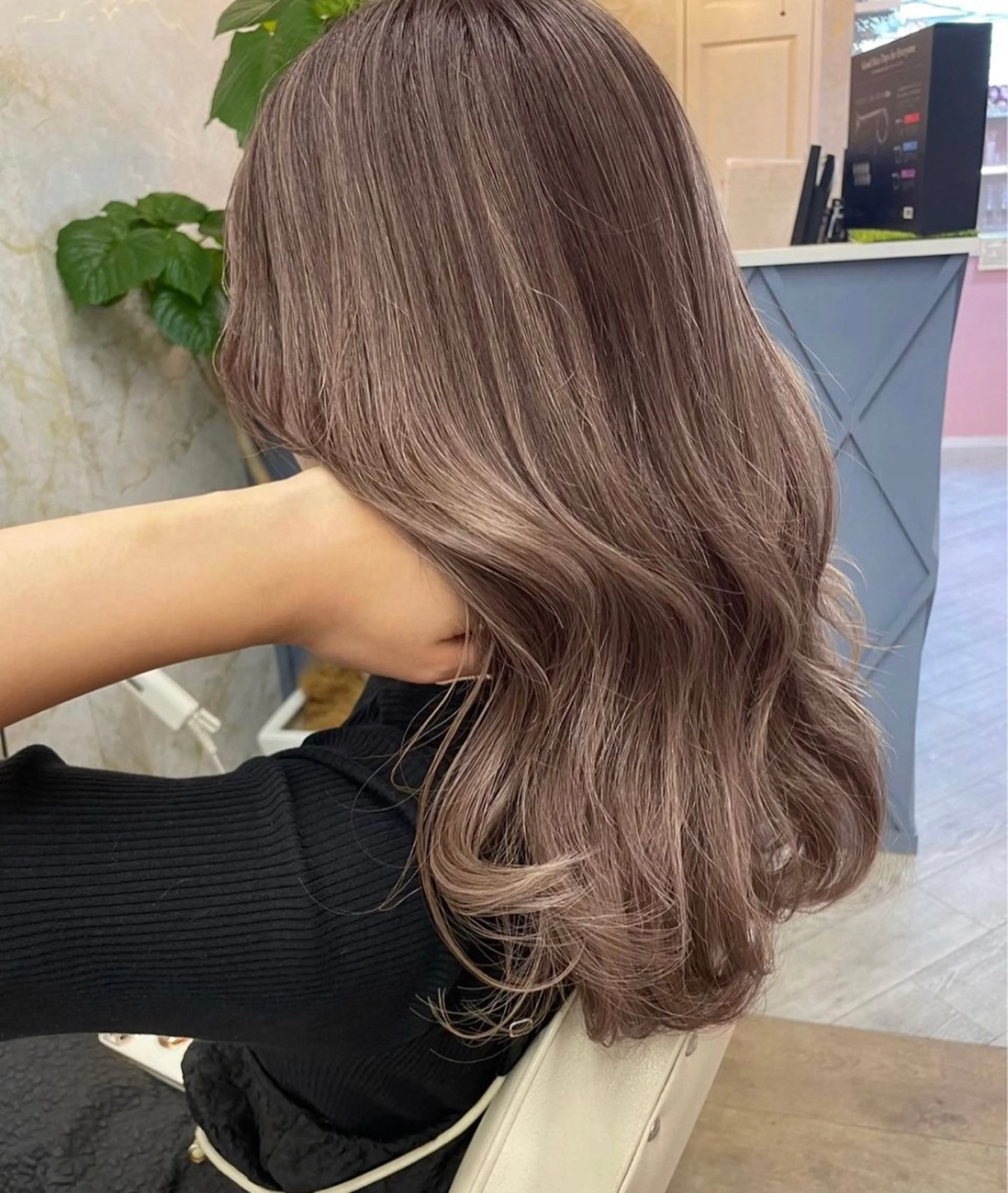 セミロング カラー ヘアアレンジ ヘアカラー 山下 加織のヘアスタイル