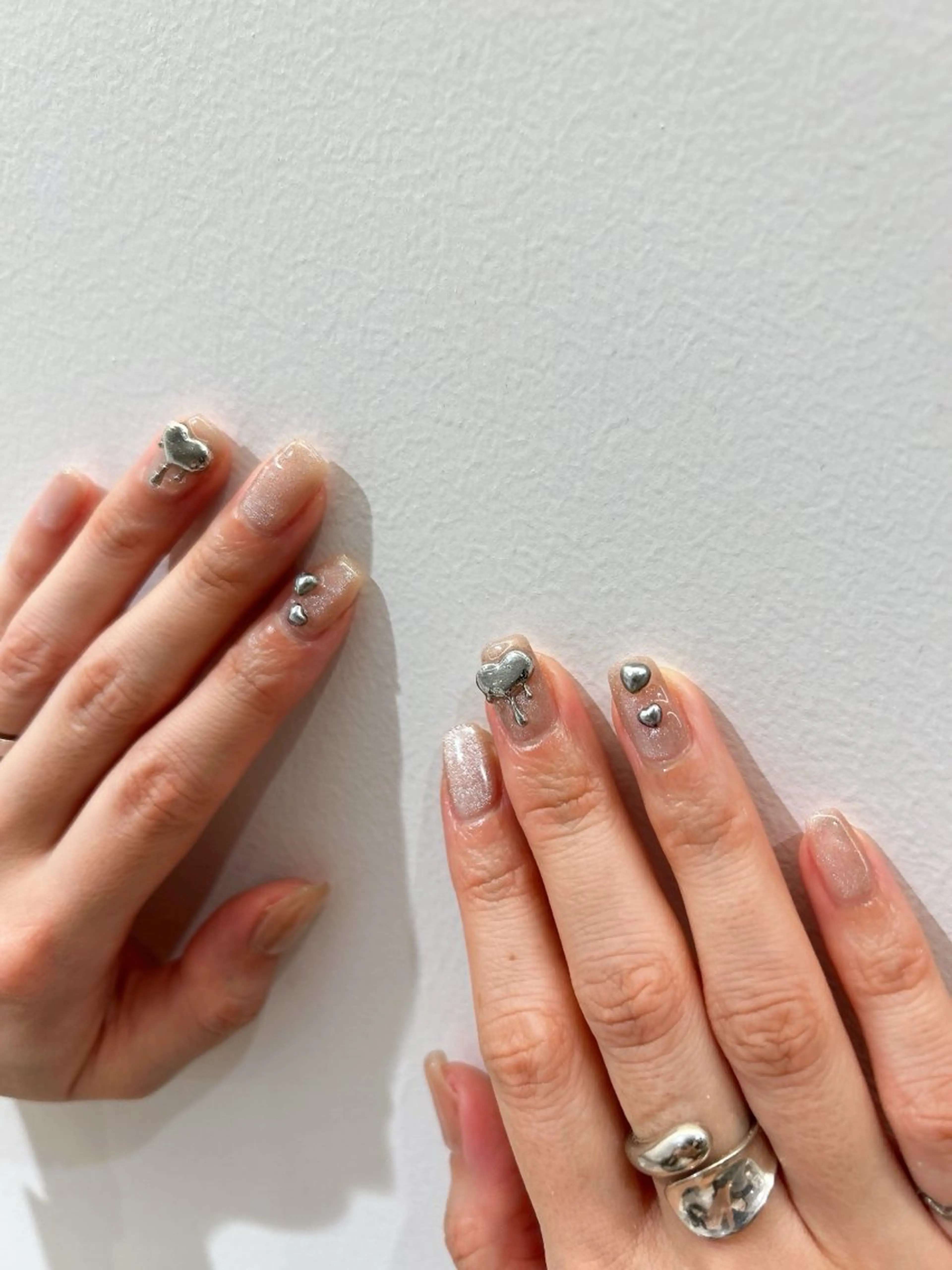 ネイル ハート シルバー ハンドネイル フットネイル tote. sumileのネイルデザイン