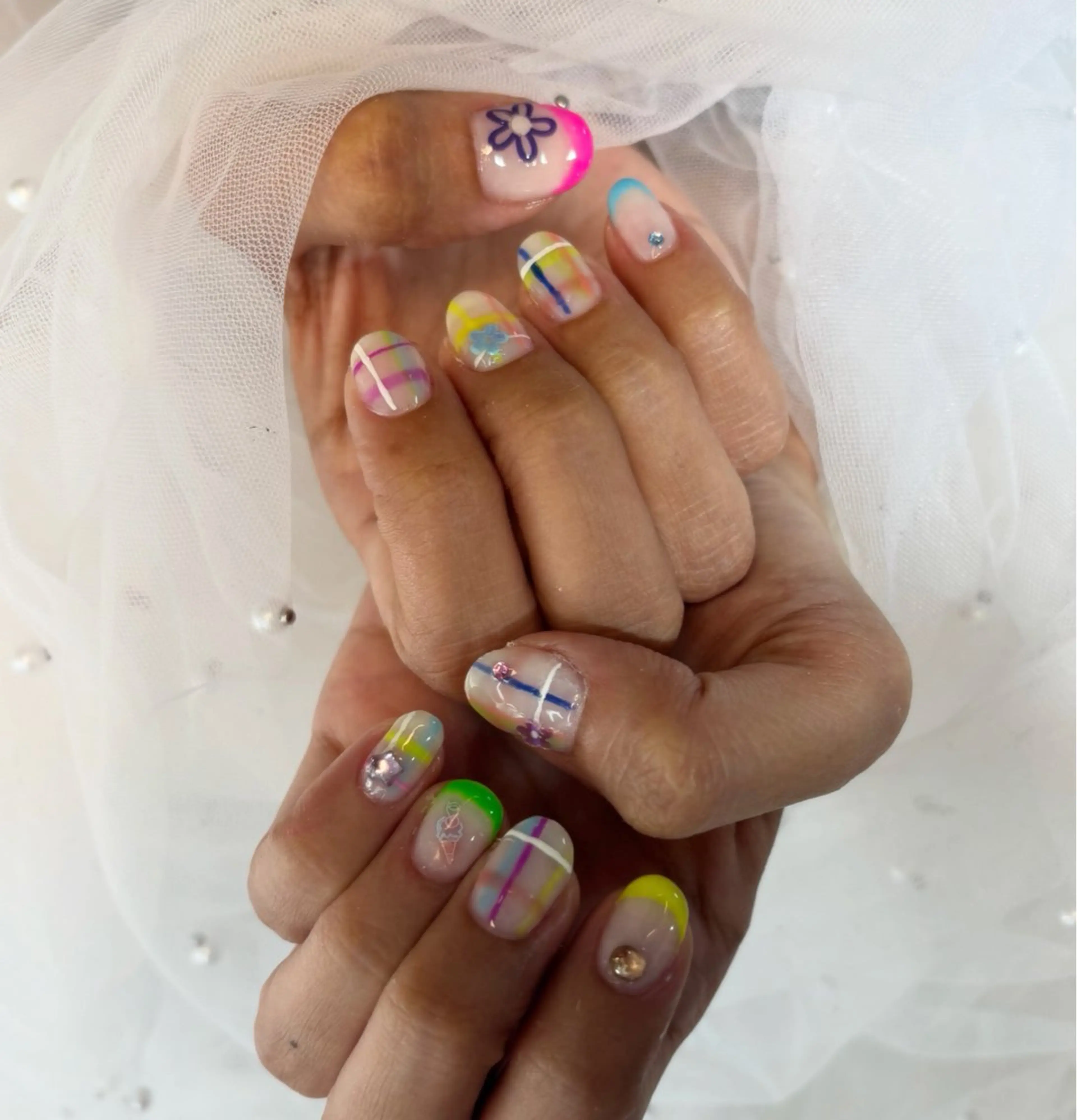 ネイル フラッシュネイル フットネイル フレンチネイル ジェルネイル ガラスフレンチ ハンドネイル Nail salon Natulalのネイルデザイン