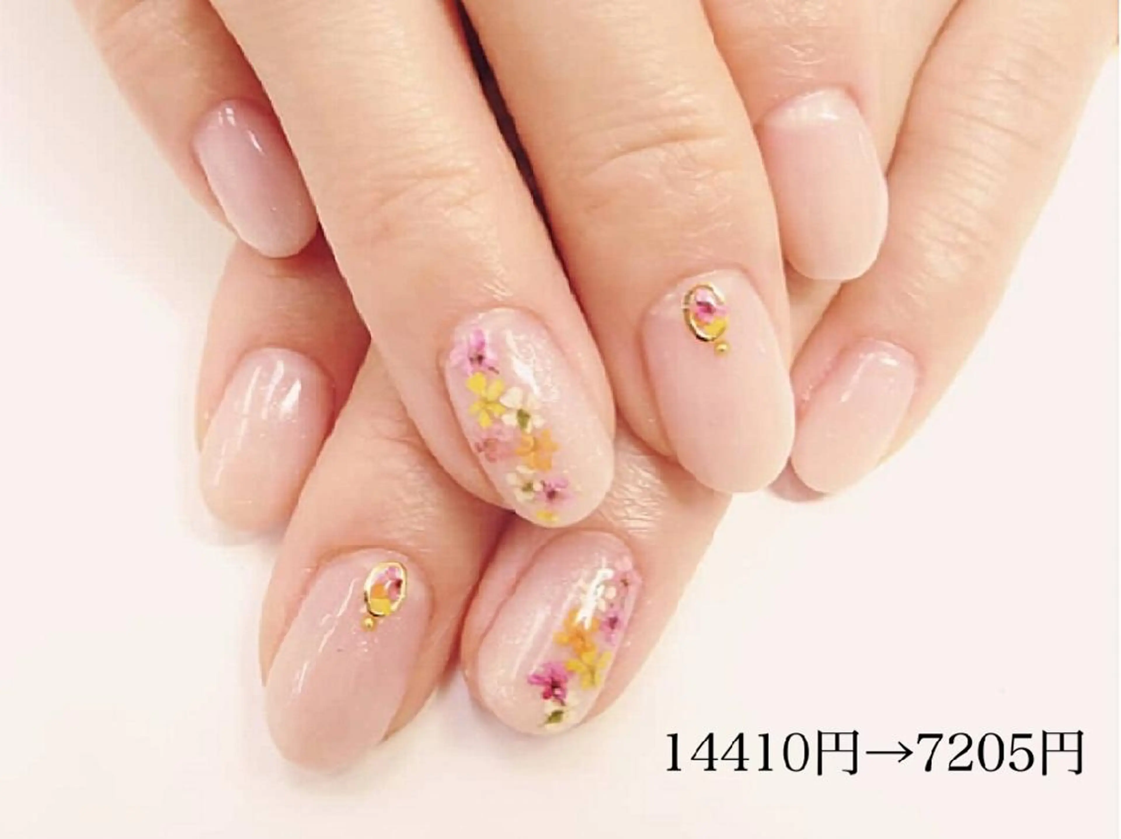 ネイル ネイルR新百合ヶ丘店所属・ネイルR 新百合ヶ丘のネイルデザイン