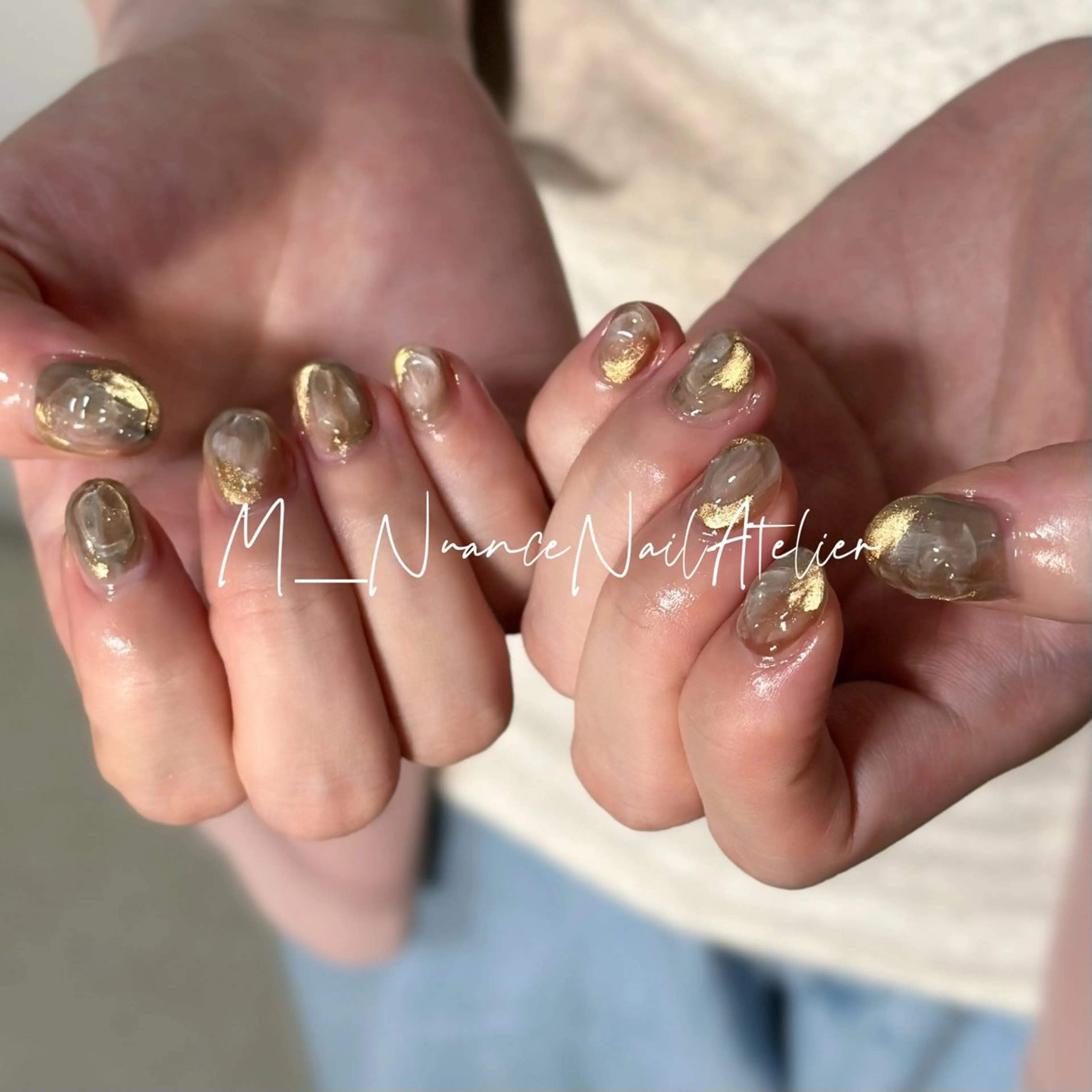 ネイル マグネットネイル ニュアンスネイル オフィスネイル シンプルネイル GO TODAY横浜Solace店所属・M___nail atelierのネイルデザイン