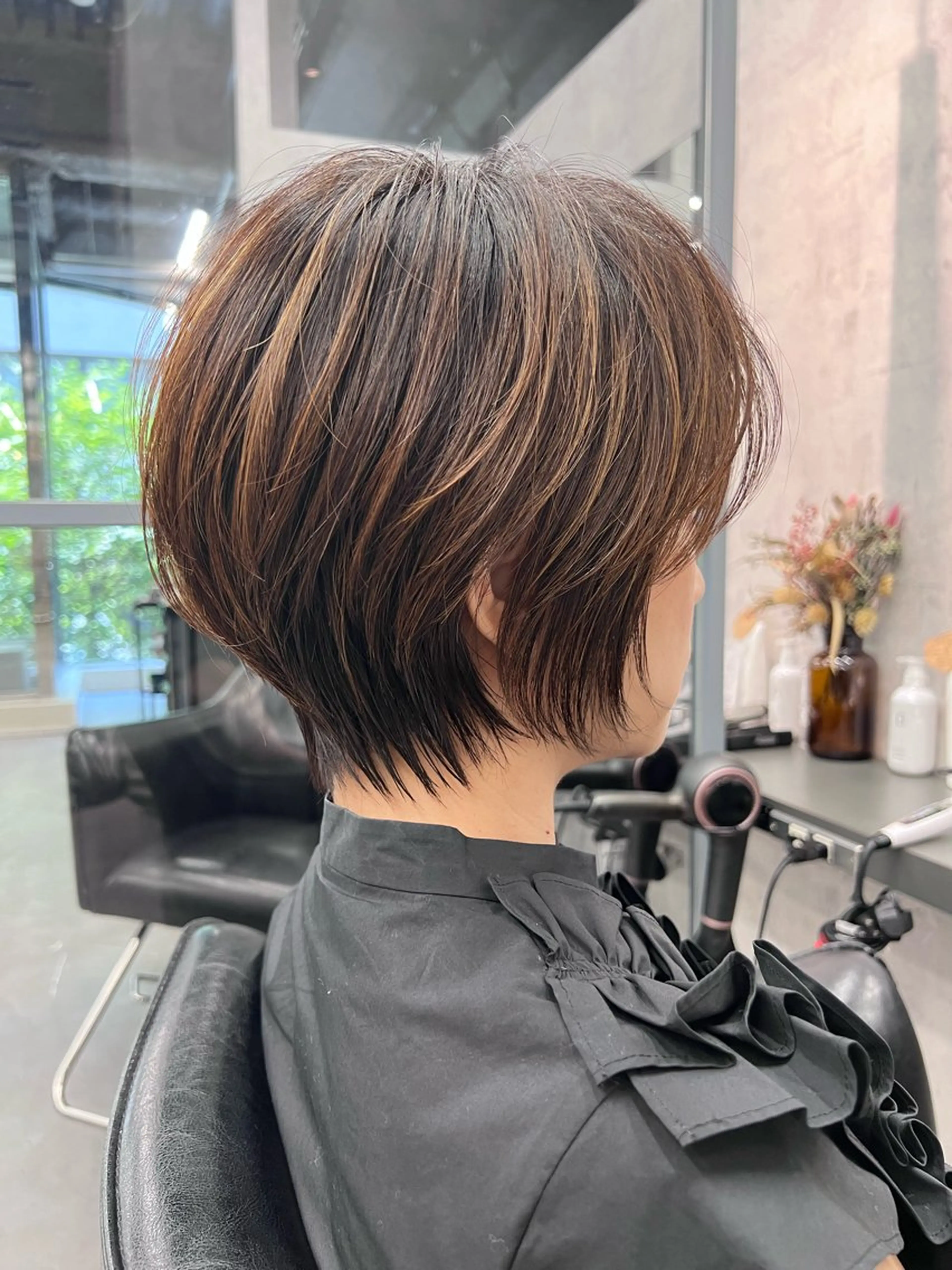 ✨新規の方はショート​〜​ボブ限定✨骨格補正カット&透明感ハイライトカラー&Refaの炭酸泉も無料の写真