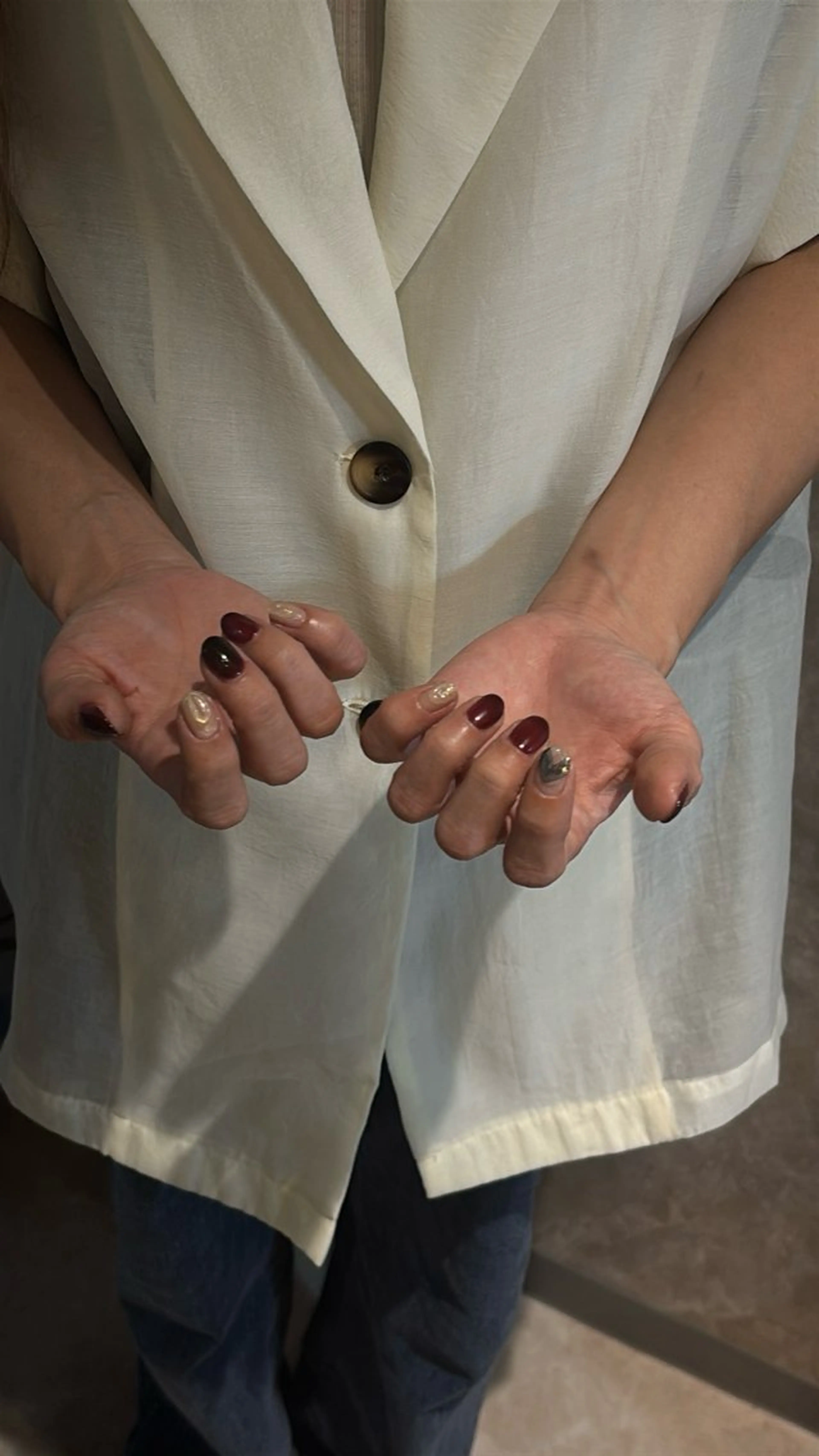 ネイル ボルドー ニュアンスネイル アルバ所属・Alba アルバのネイルデザイン