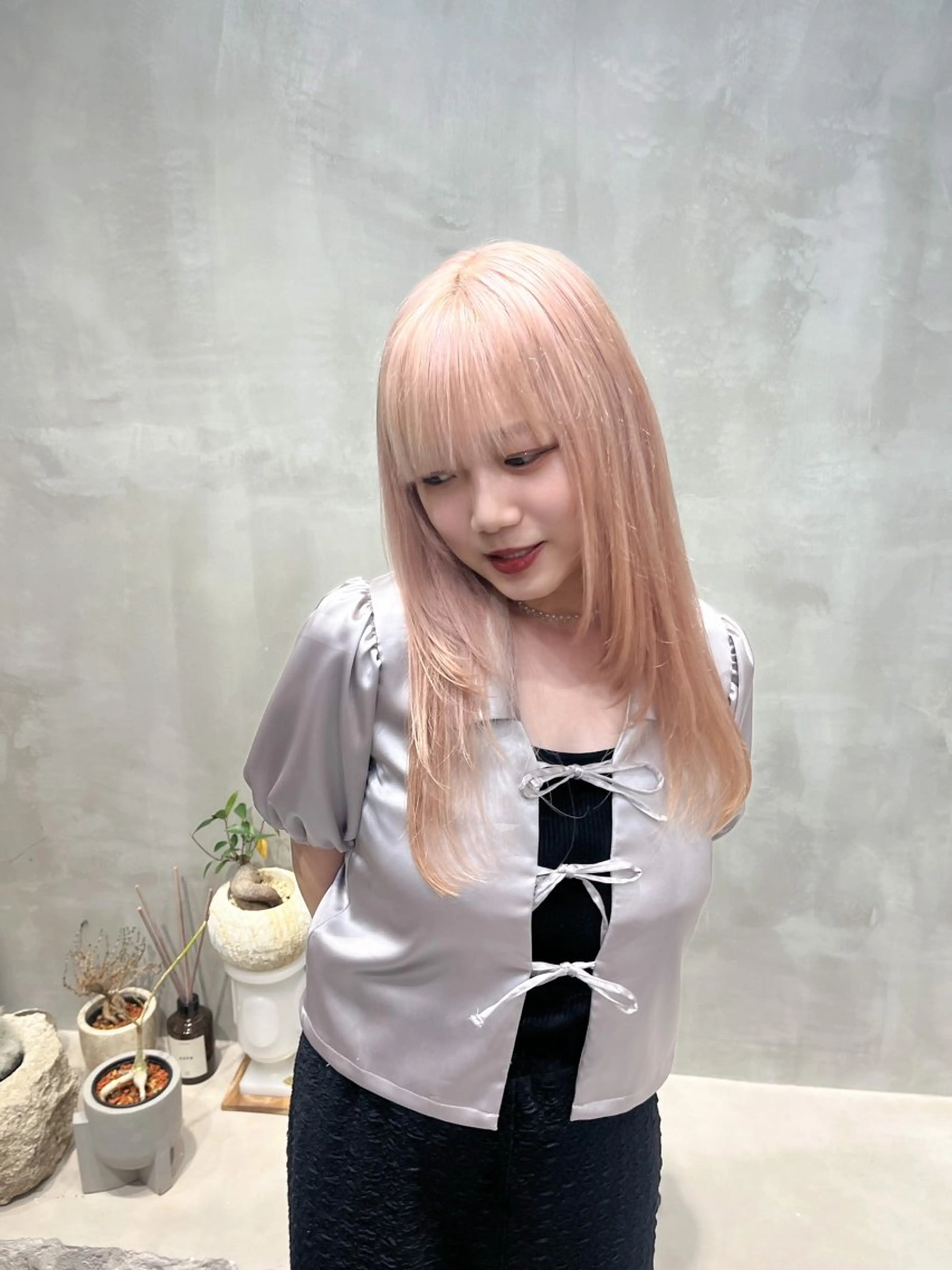 ロング カラー ブリーチ ブロンド ナツミ/透明感カラー /酸性ストレートのヘアスタイル