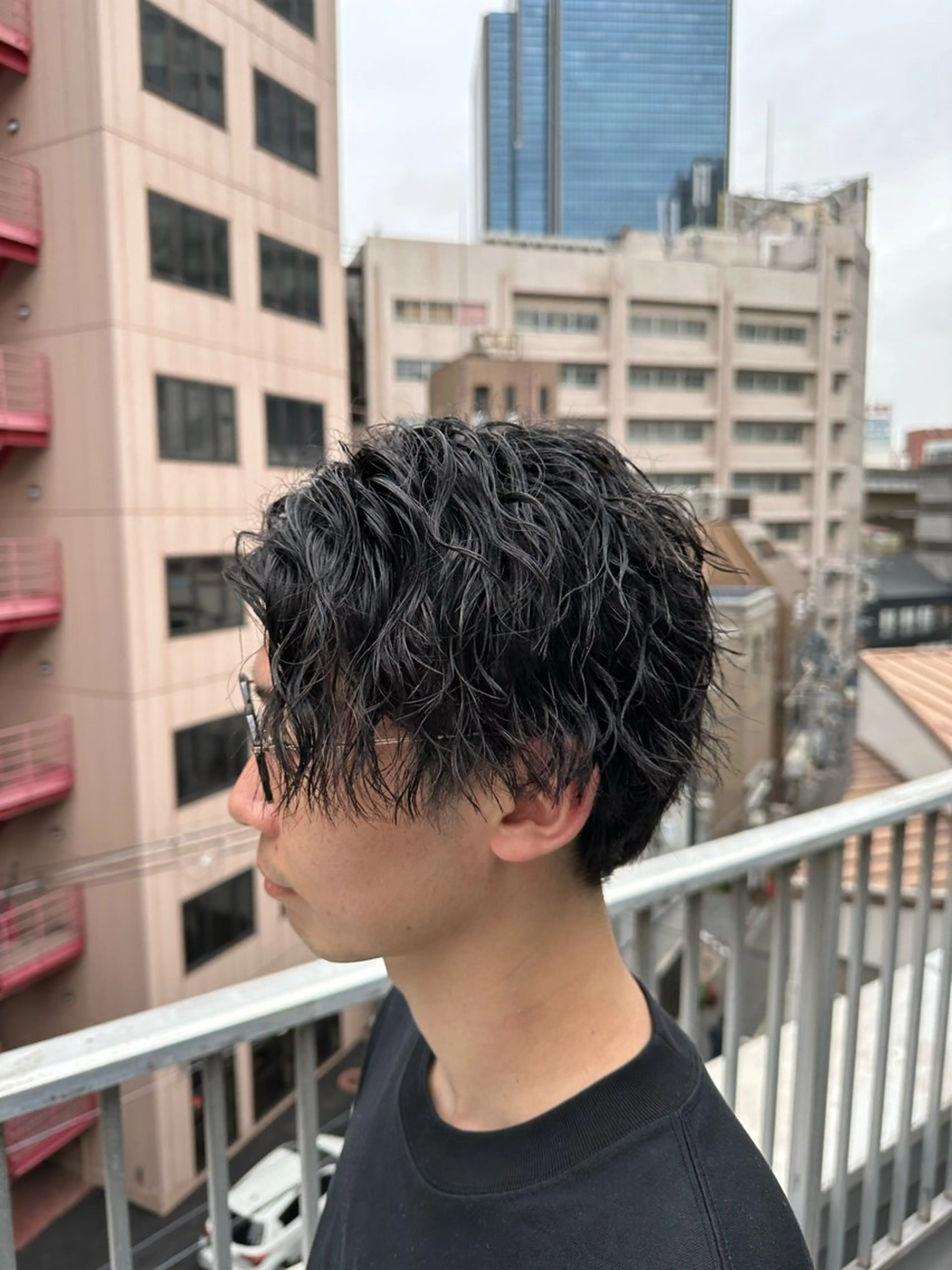 パーマ メンズ アップバング マッシュ メンズパーマ メンズツイストパーマ ツイストスパイラルパーマ 心斎橋本町メンズ 美容師ユースケのヘアスタイル