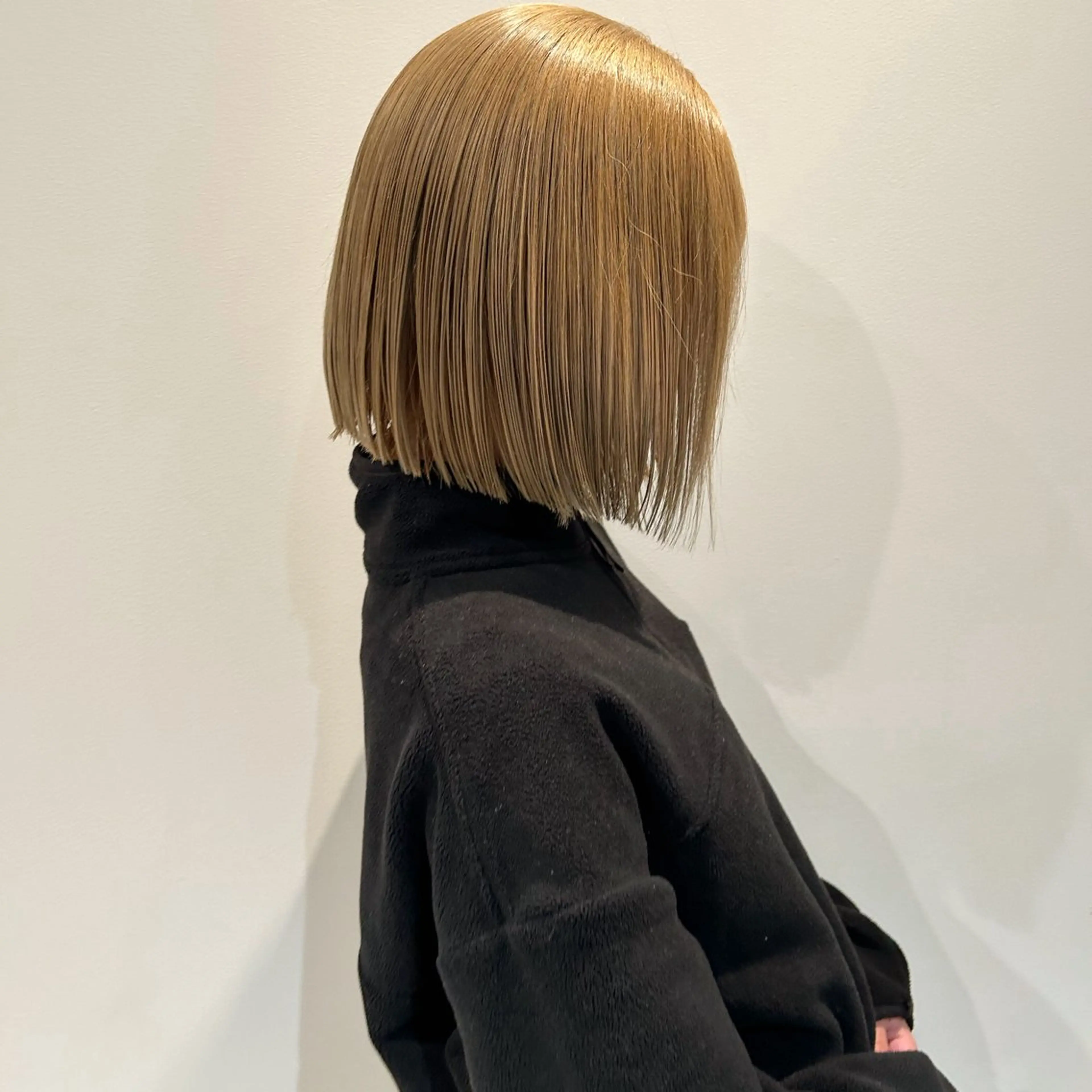 ショート カラー 切りっぱなしボブ ボブ 松元 未有のマツエク・マツパデザイン