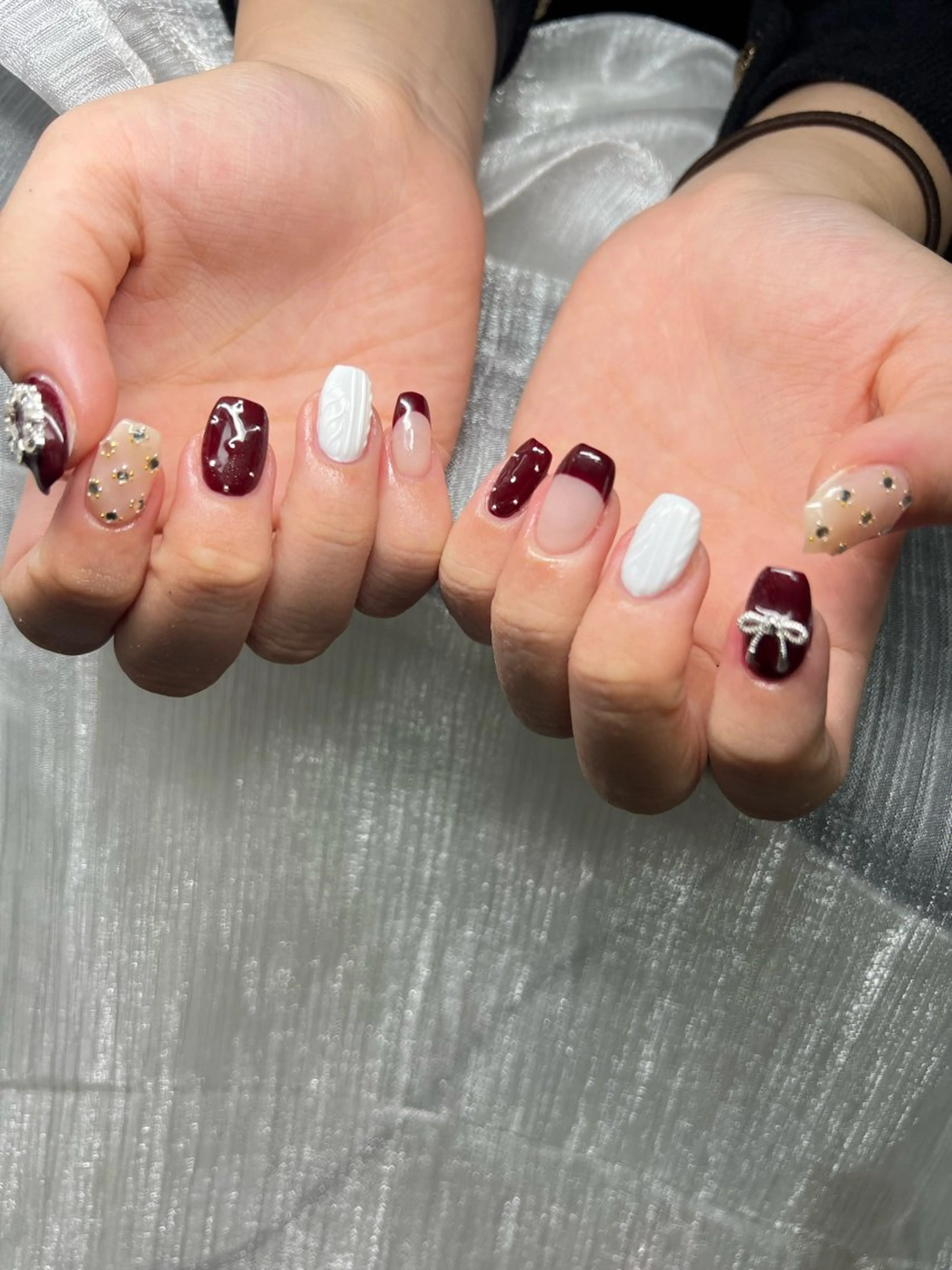 ネイル オーロラネイル チークネイル 長さ出し フットネイル フレンチネイル ハンドネイル Lee Nailsのネイルデザイン