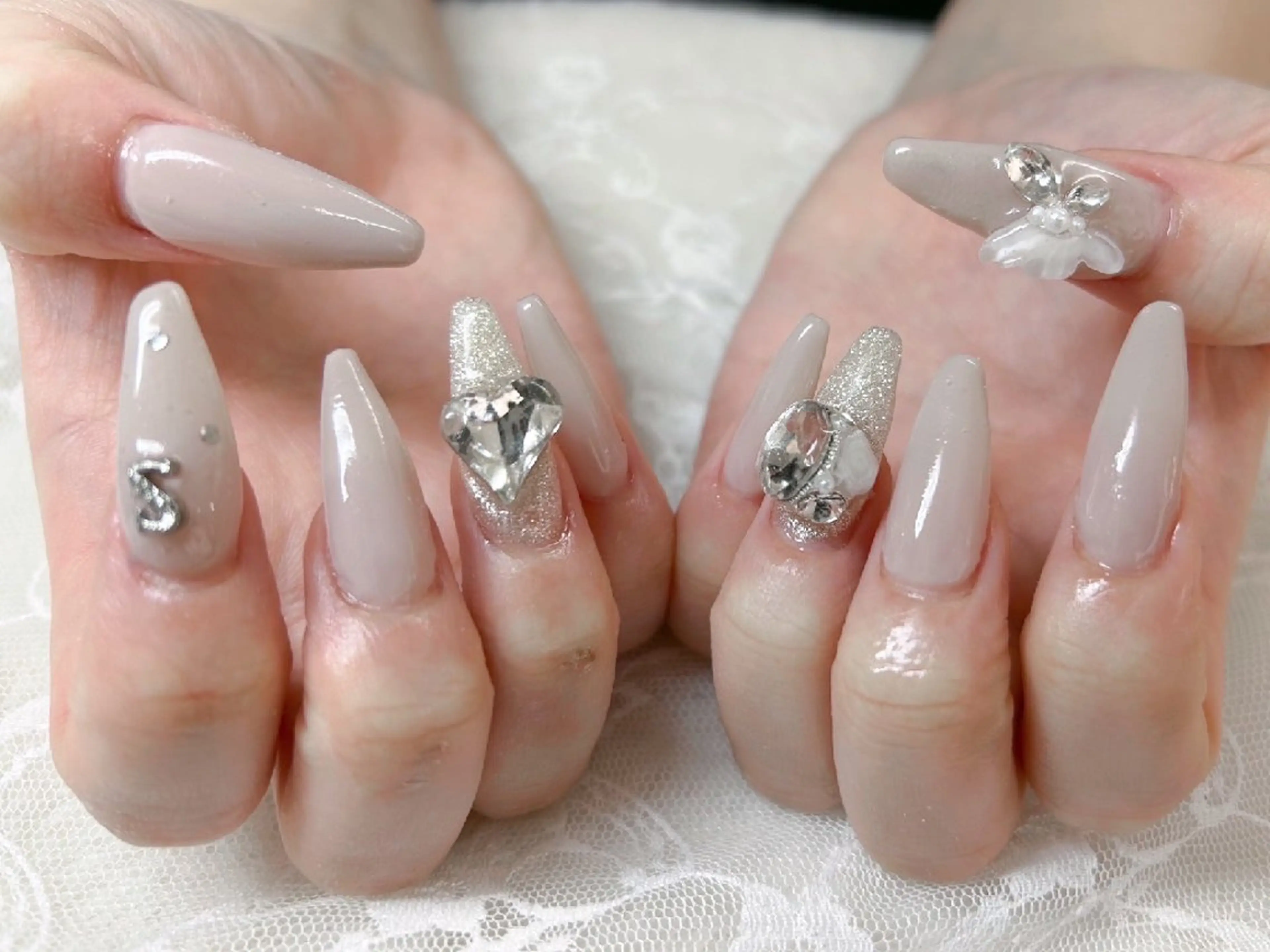 ネイル キラキラネイル ロングネイル スーパーロングネイル ハンドネイル ハンドケア 心斎橋Salon Epokkuのネイルデザイン