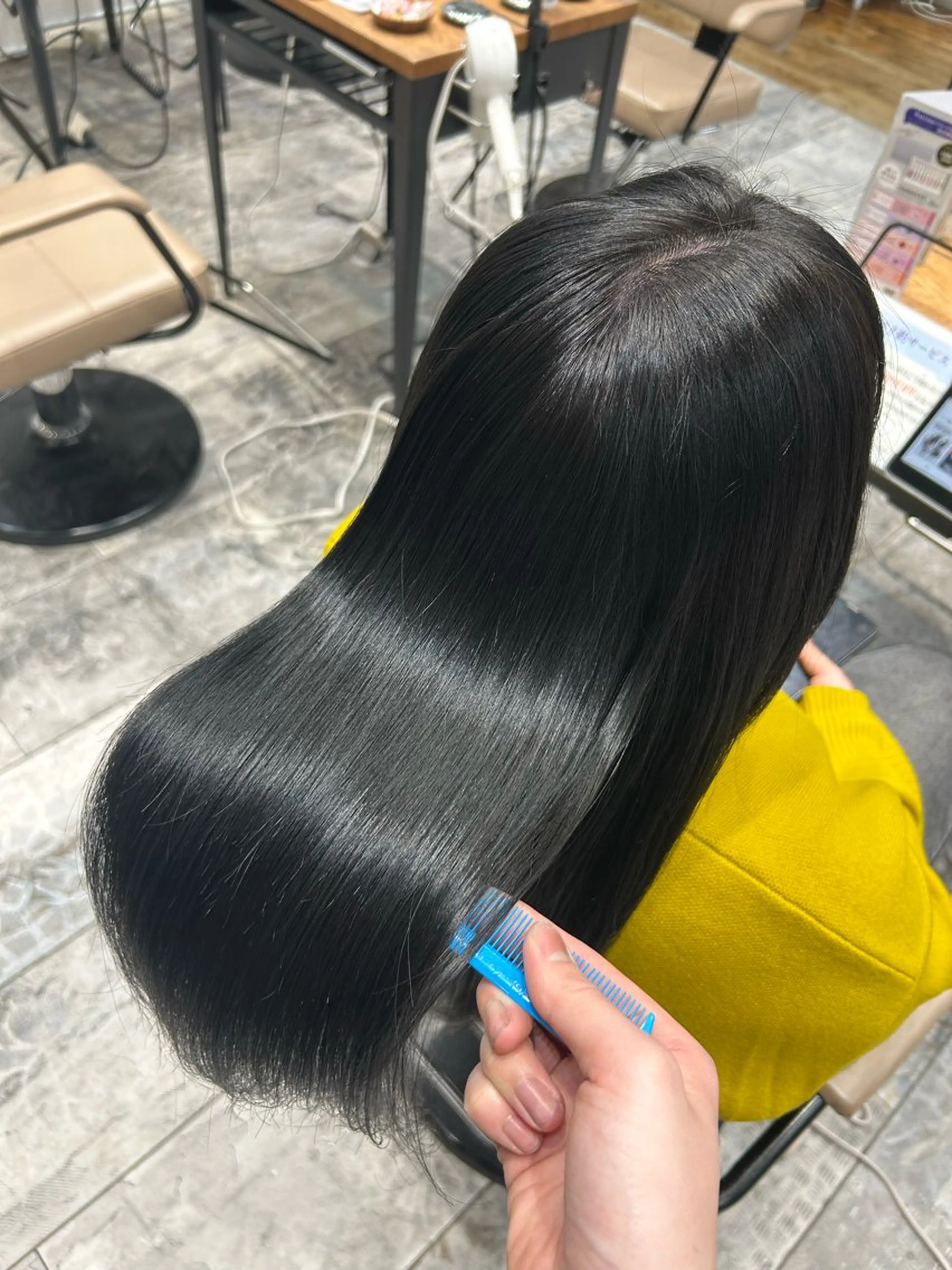 カラー 和田 茉日琉のヘアスタイル