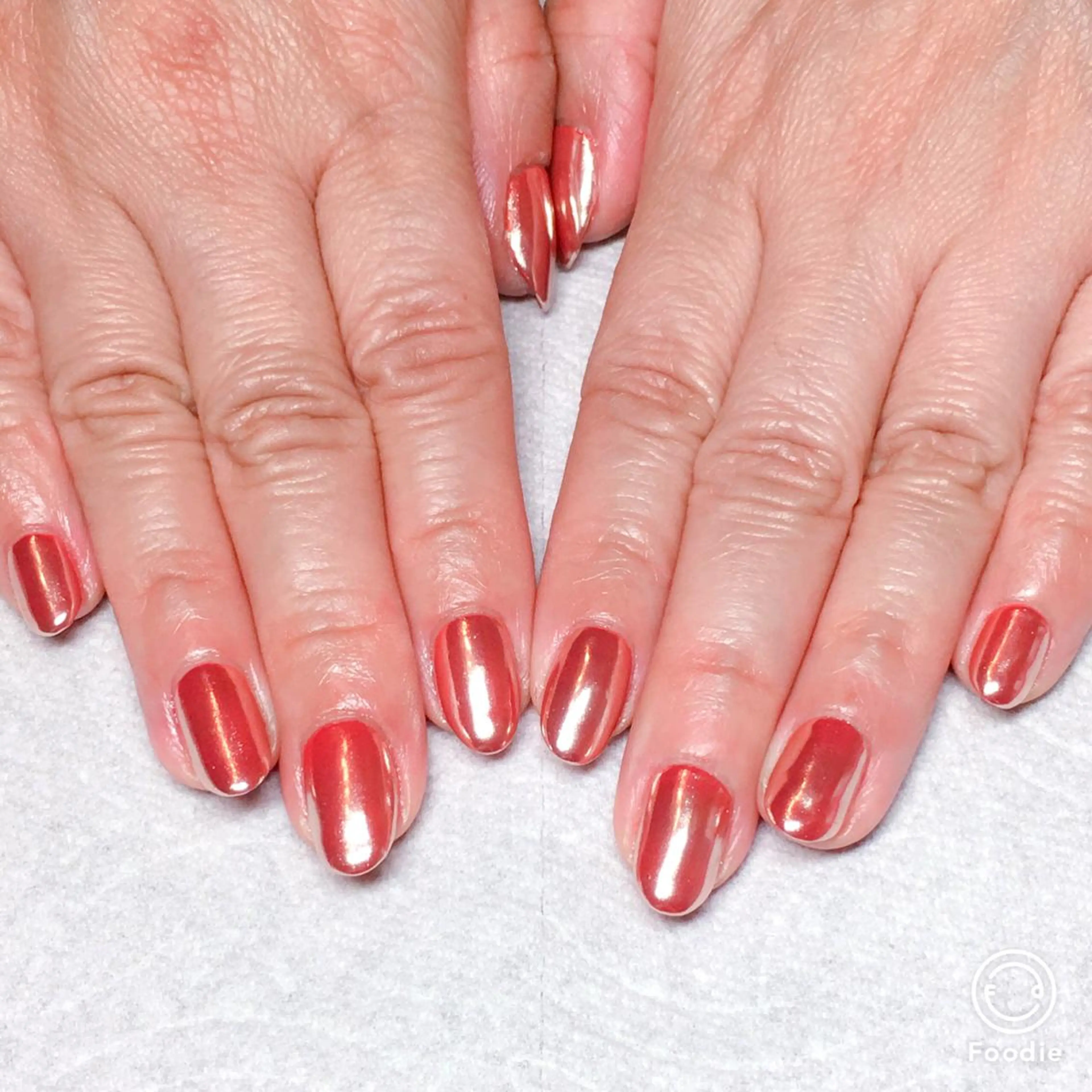 ネイル ミラーネイル THECOLORS所属・近貞 莉奈のネイルデザイン