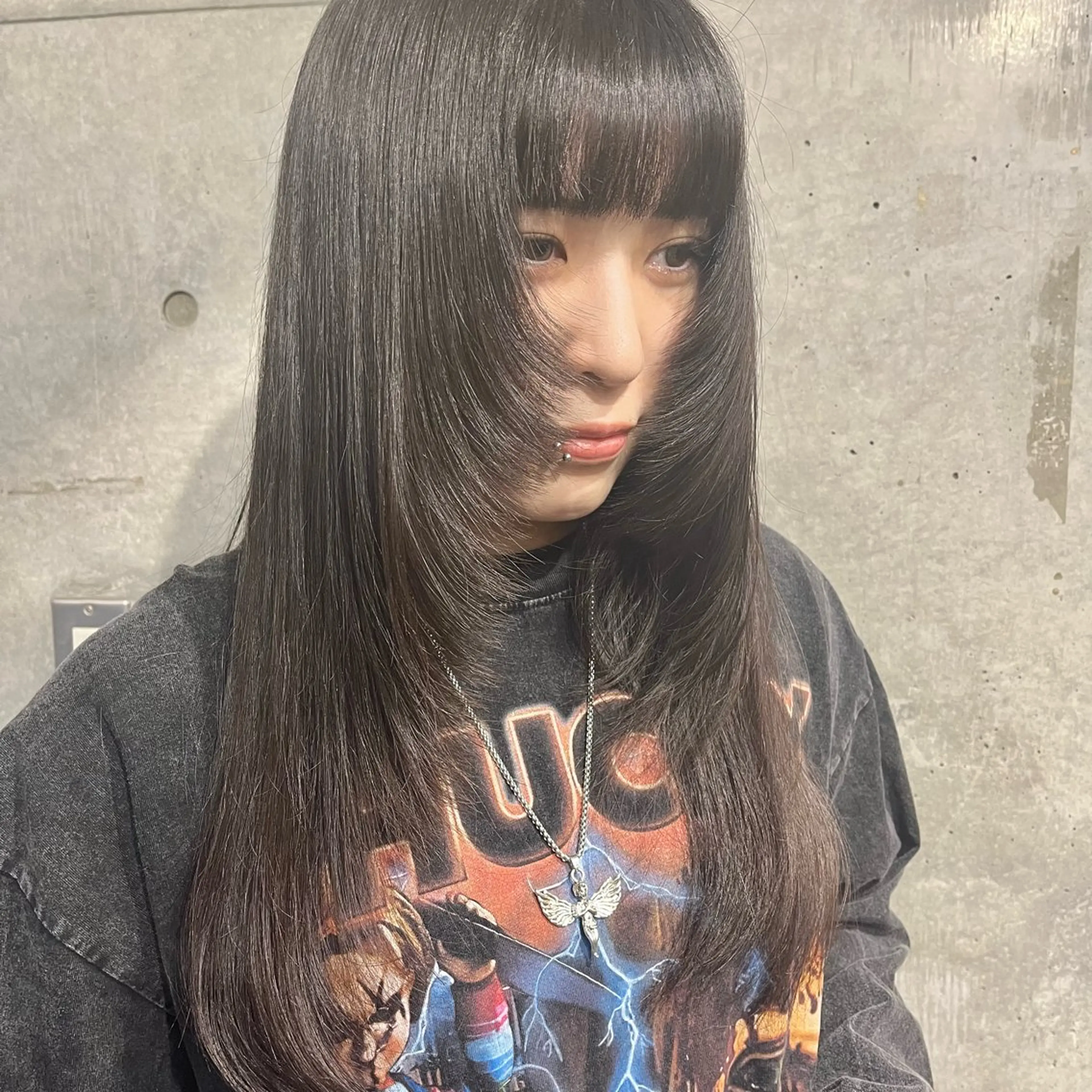 ロング カラー 黒髪 ブルーカラー ブルーブラック 顔まわりレイヤー レイヤーカット カット 藤澤 夏実/インナーカラーのヘアスタイル