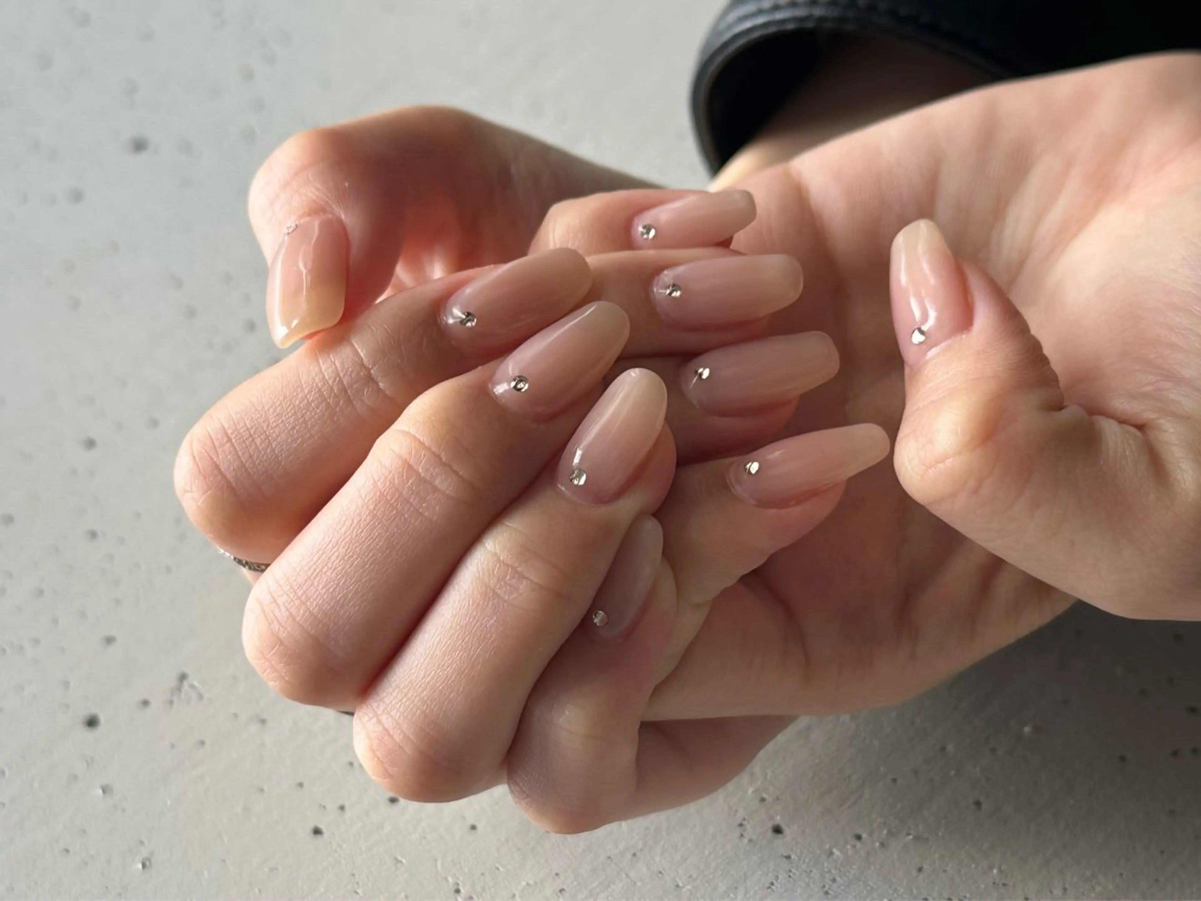 ネイル シンプルネイル ストーンネイル 菊地 春菜のネイルデザイン