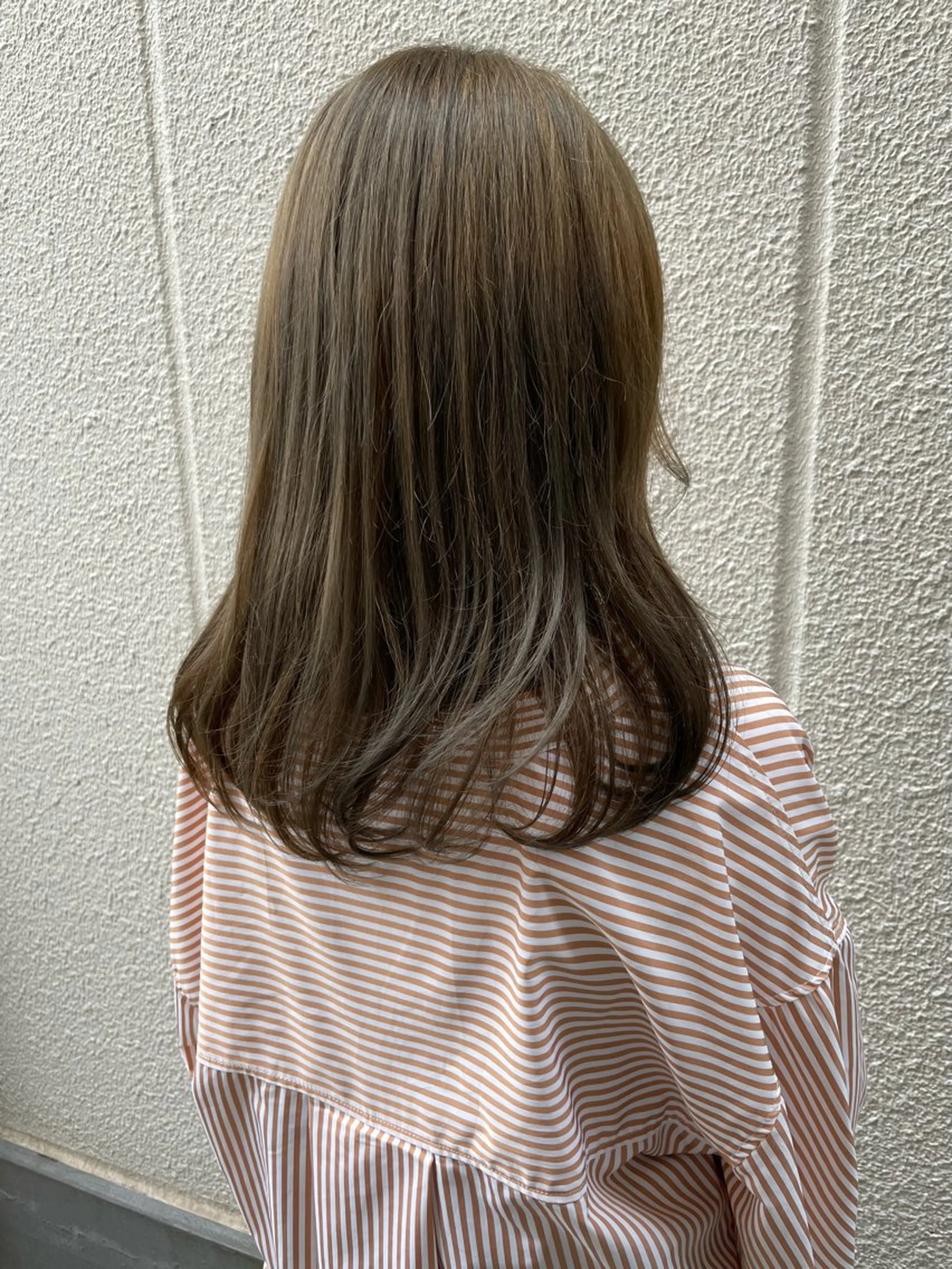 セミロング カラー ヘアカラー トリートメント  ︎︎ YUWAのヘアスタイル