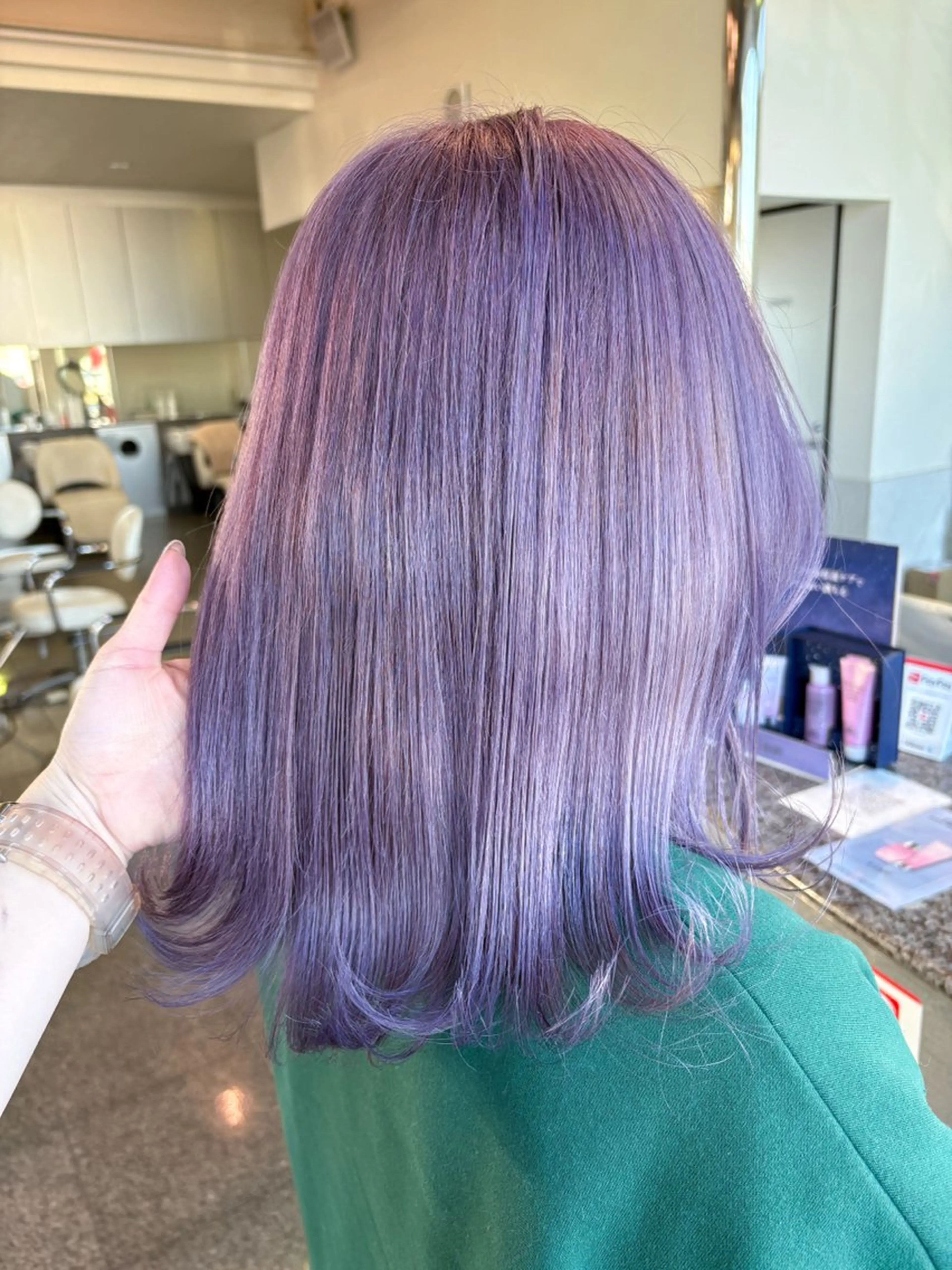 ミディアム カラー ブリーチ ラベンダーカラー 髪質改善 ハイトーン/ブリーチ 🤍足立里湖のヘアスタイル