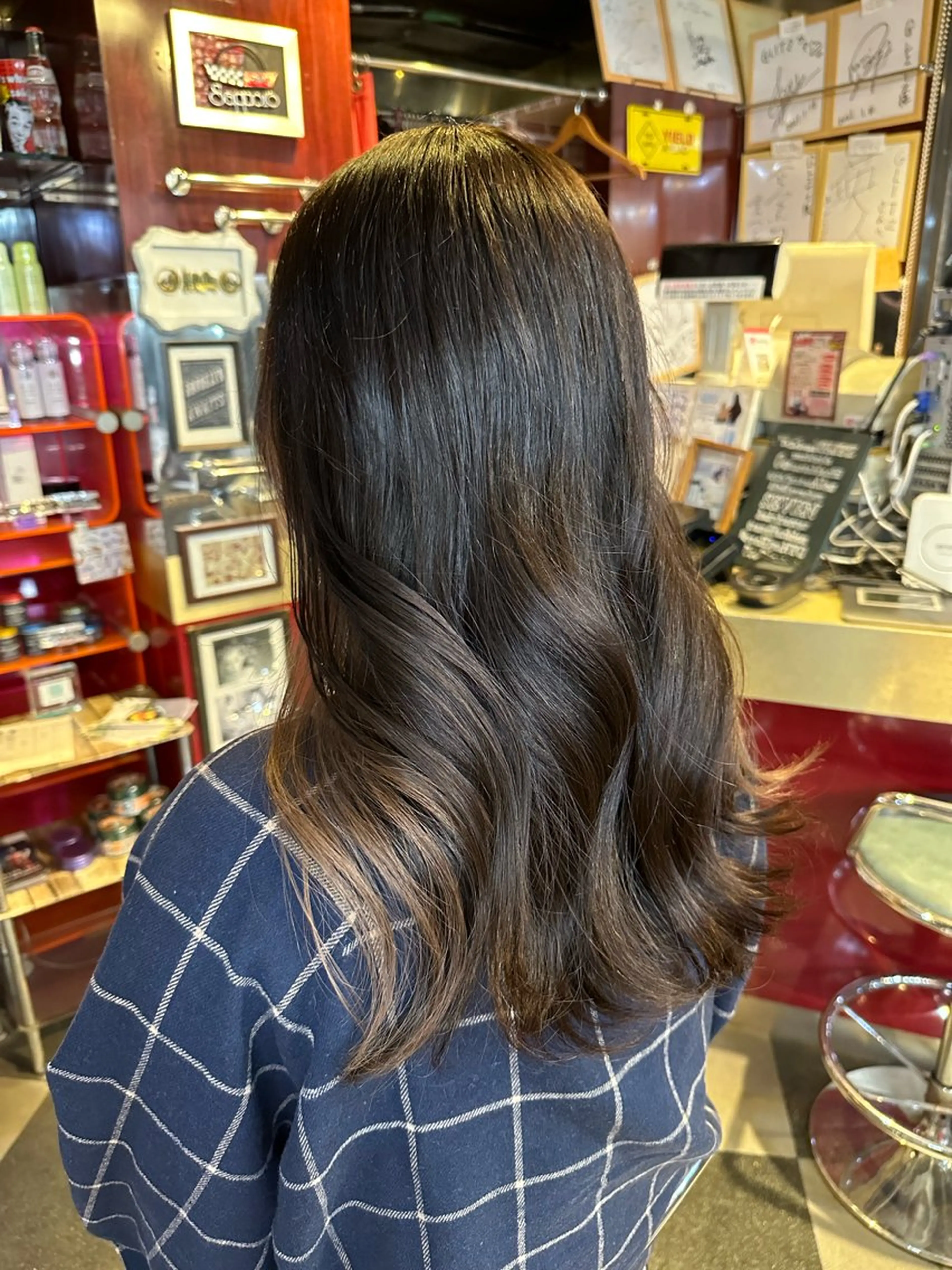 ロング カラー イヤリングカラー カット ヘアカラー トリートメント レイヤーカット/ カラー/長谷恵花のヘアスタイル