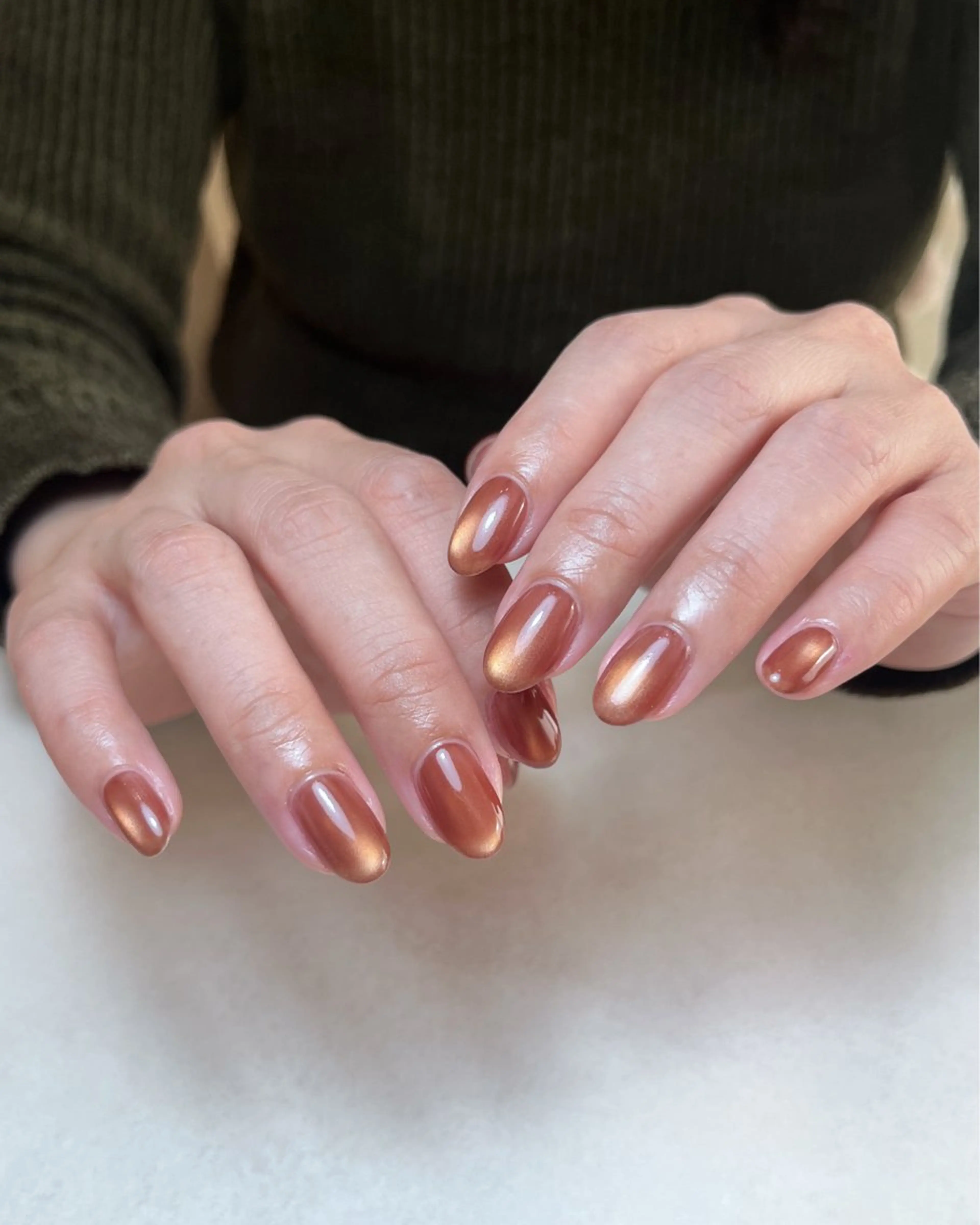 ネイル ブラウン ジェルネイル マグネットネイル ワンカラーネイル シンプルネイル ハンドネイル BELMUE所属・Nail Salon BELMUEのネイルデザイン