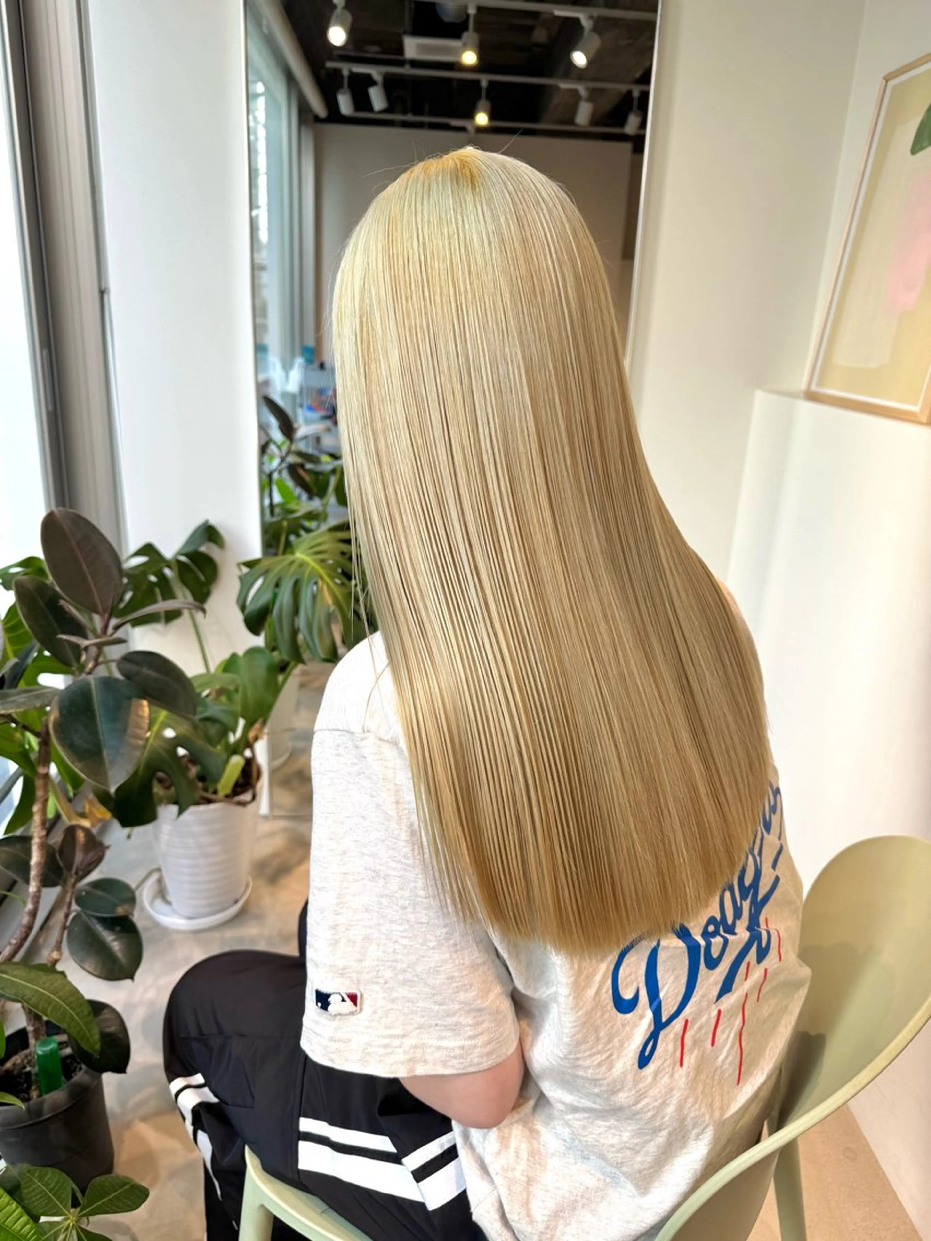 ロング カラー 切りっぱなしボブ ショートボブ アッシュ ベージュカラー ブリーチ 髪質改善スペシャリス ト長尾勇弥/梅田中津のヘアスタイル