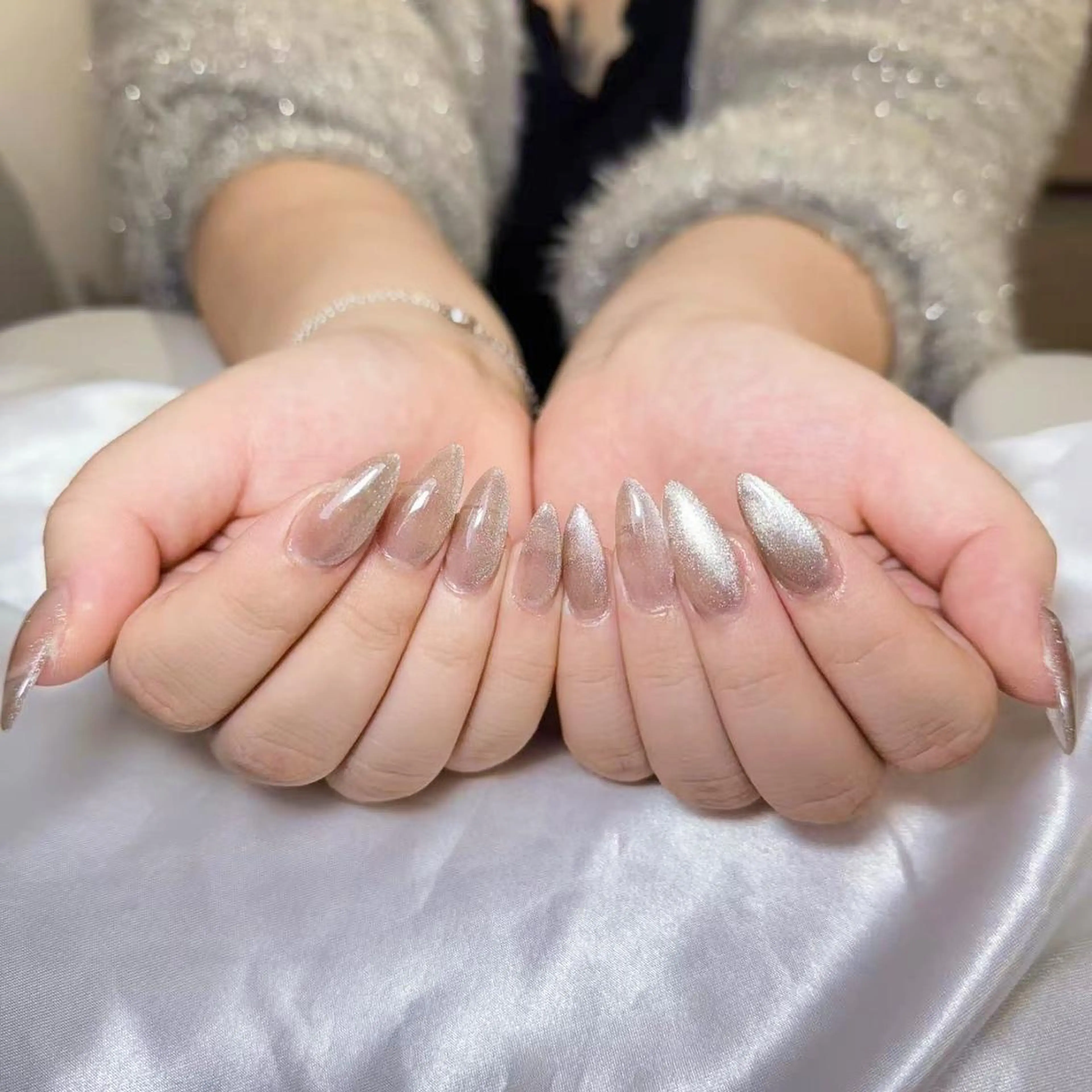 ネイル アートネイル オーロラネイル フラッシュネイル ガーリー キラキラネイル ハンドネイル DIAMOND NailStudioのネイルデザイン