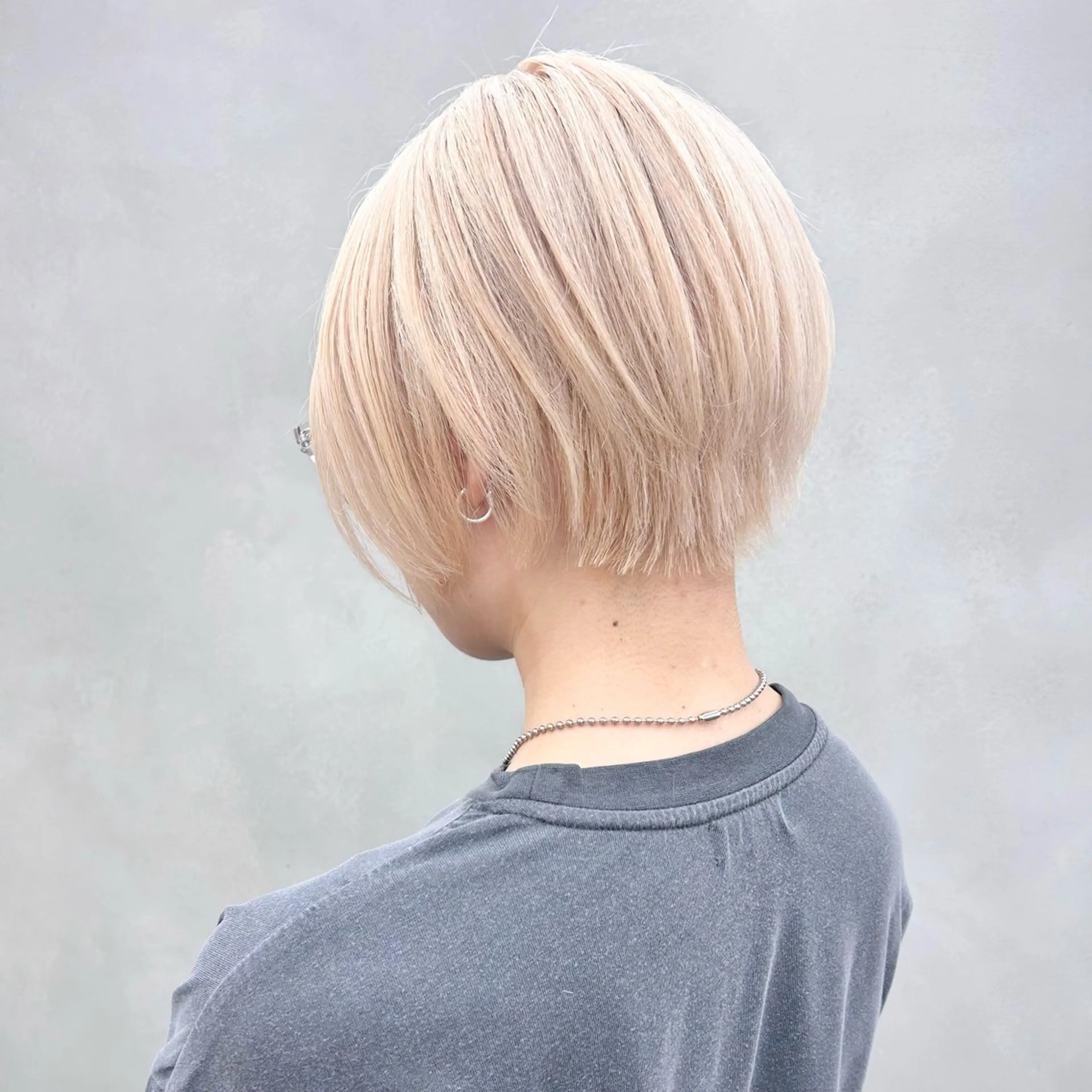 ショート カラー 🤍髪質改善➕透明感 カラー🤍川上葵のヘアスタイル