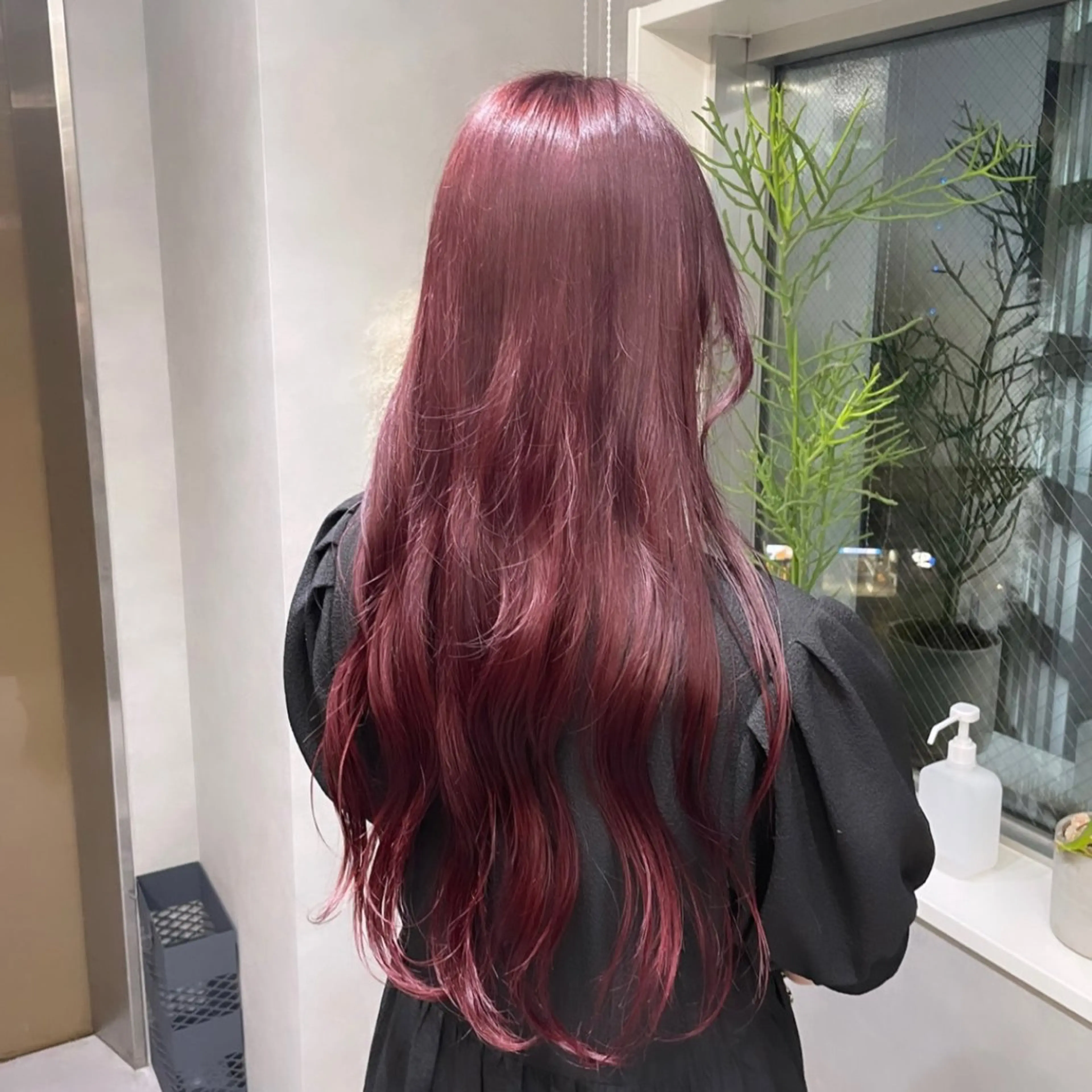 ロング カラー ブリーチ レッドカラー 韓国風ヘア ヘアカラー Rui/透明感カラー 暖色/レイヤーカットのヘアスタイル