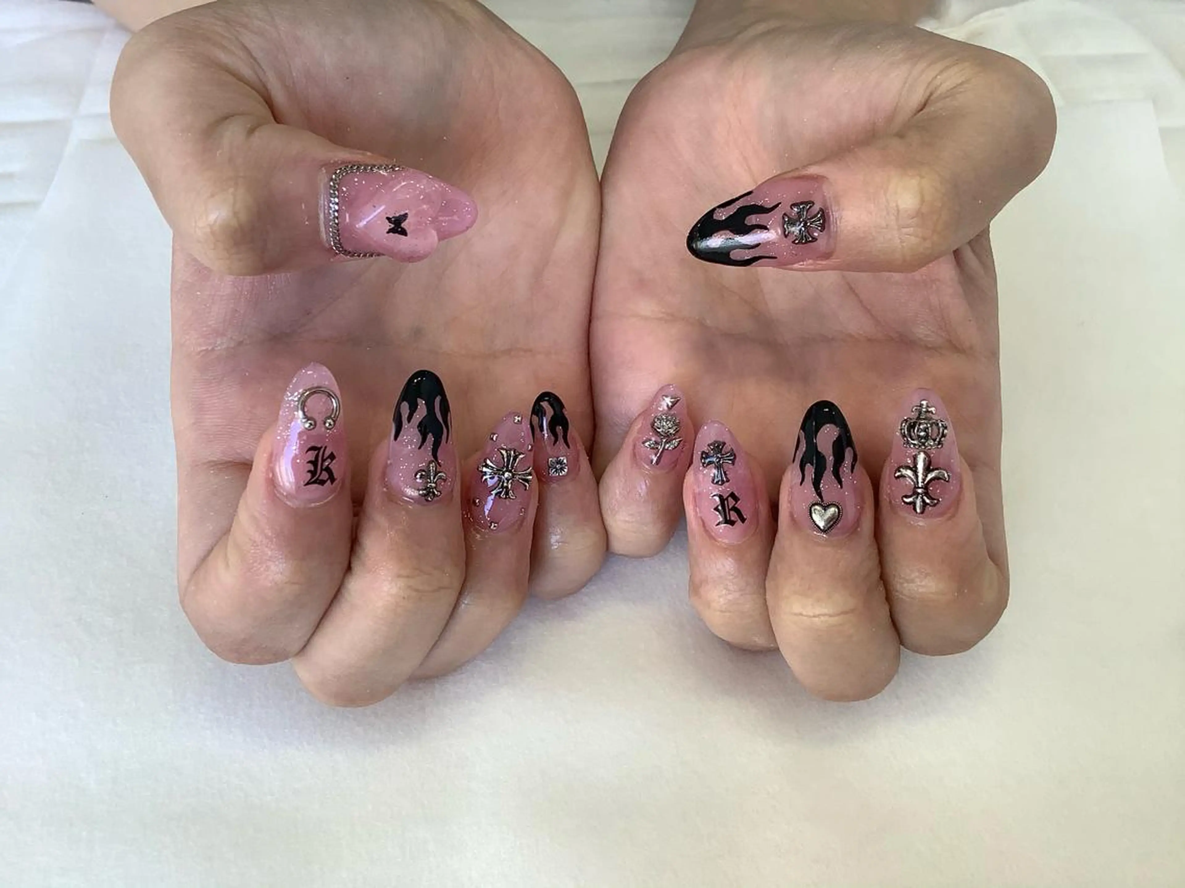 ネイル ハンドネイル 💎🐰 saki. m 🐰💎のネイルデザイン