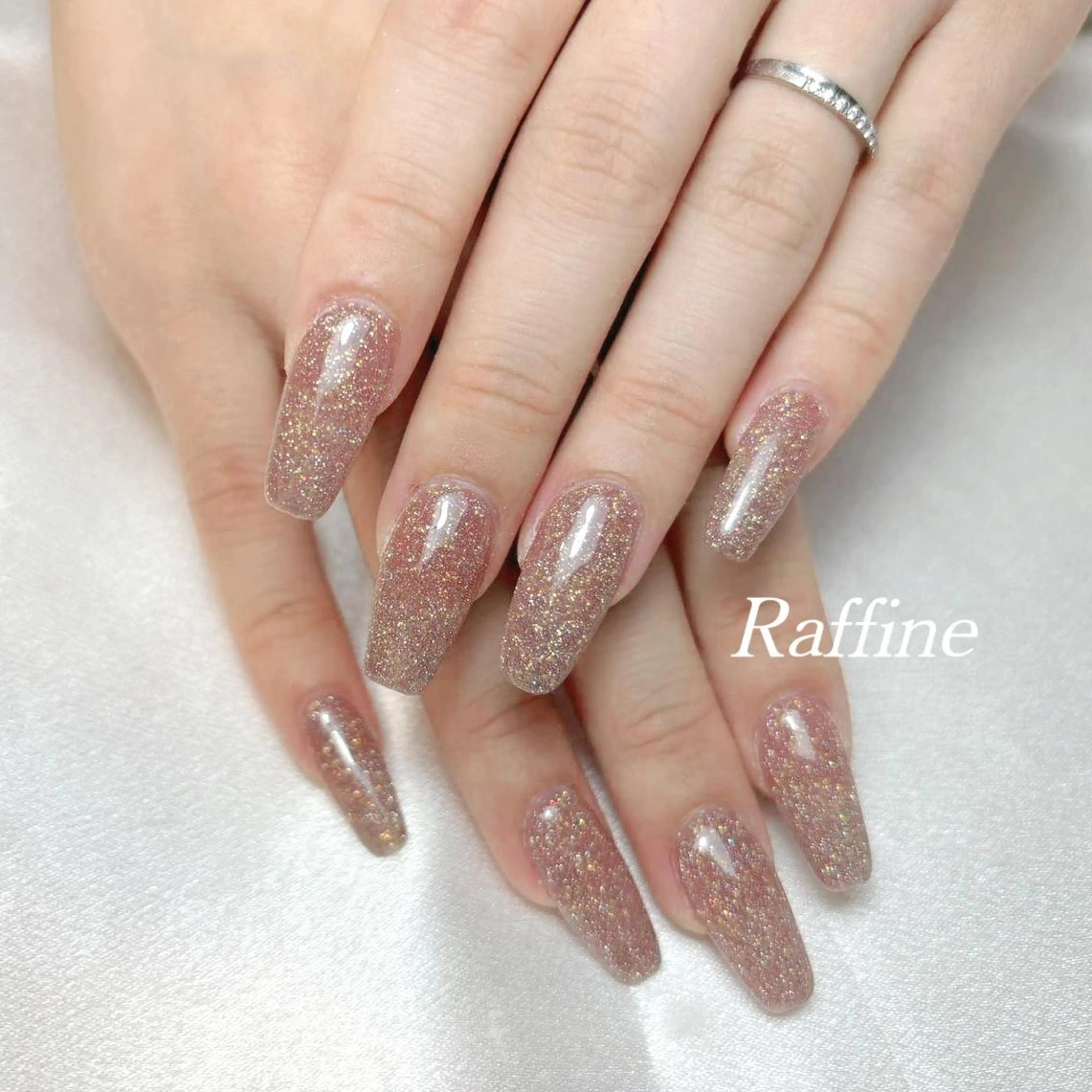 ネイル ハンドネイル RAFFINE 月🦋🩵のネイルデザイン