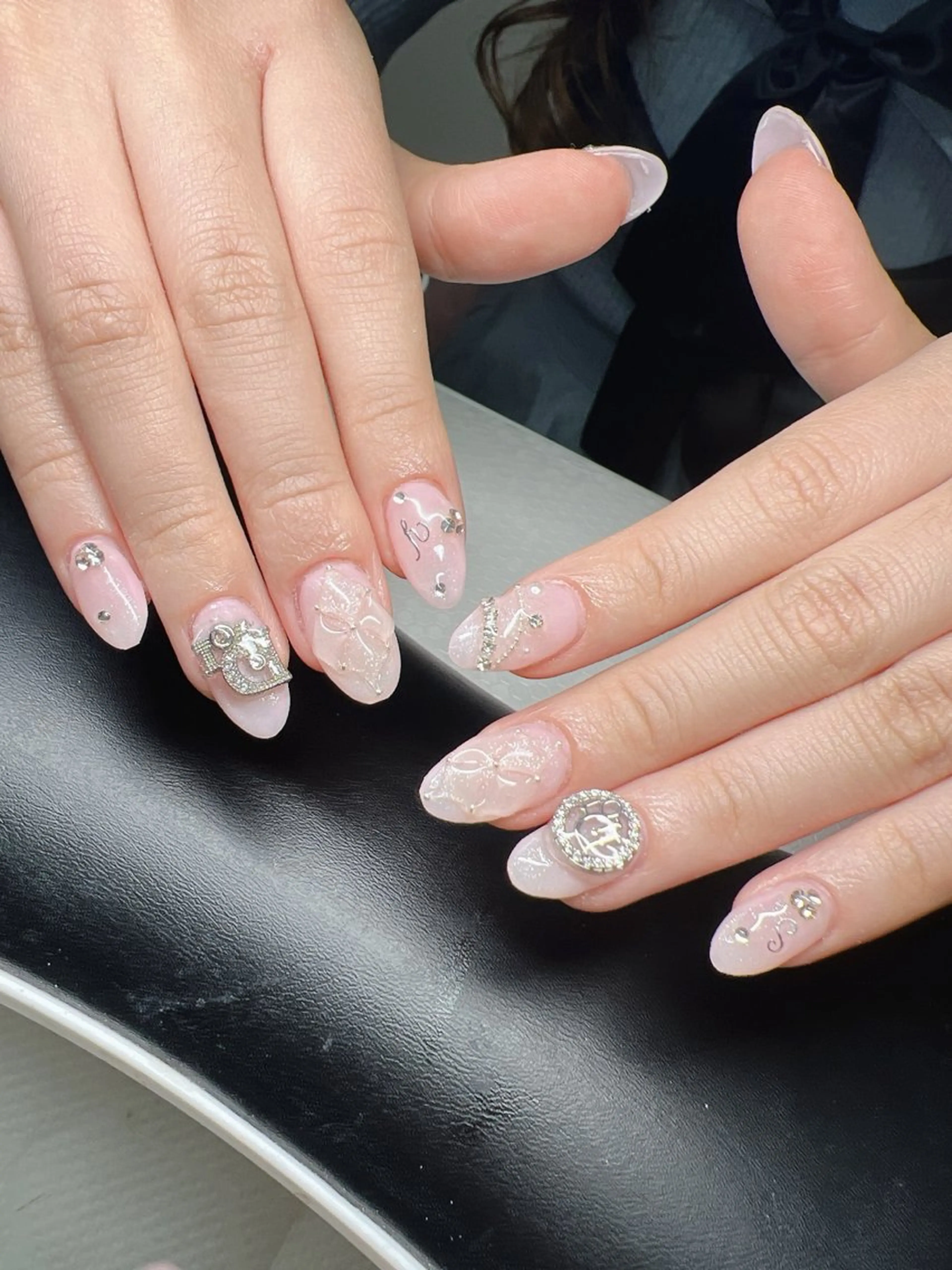 ネイル オーロラネイル チークネイル 長さ出し フットネイル フレンチネイル ハンドネイル Lee Nailsのネイルデザイン