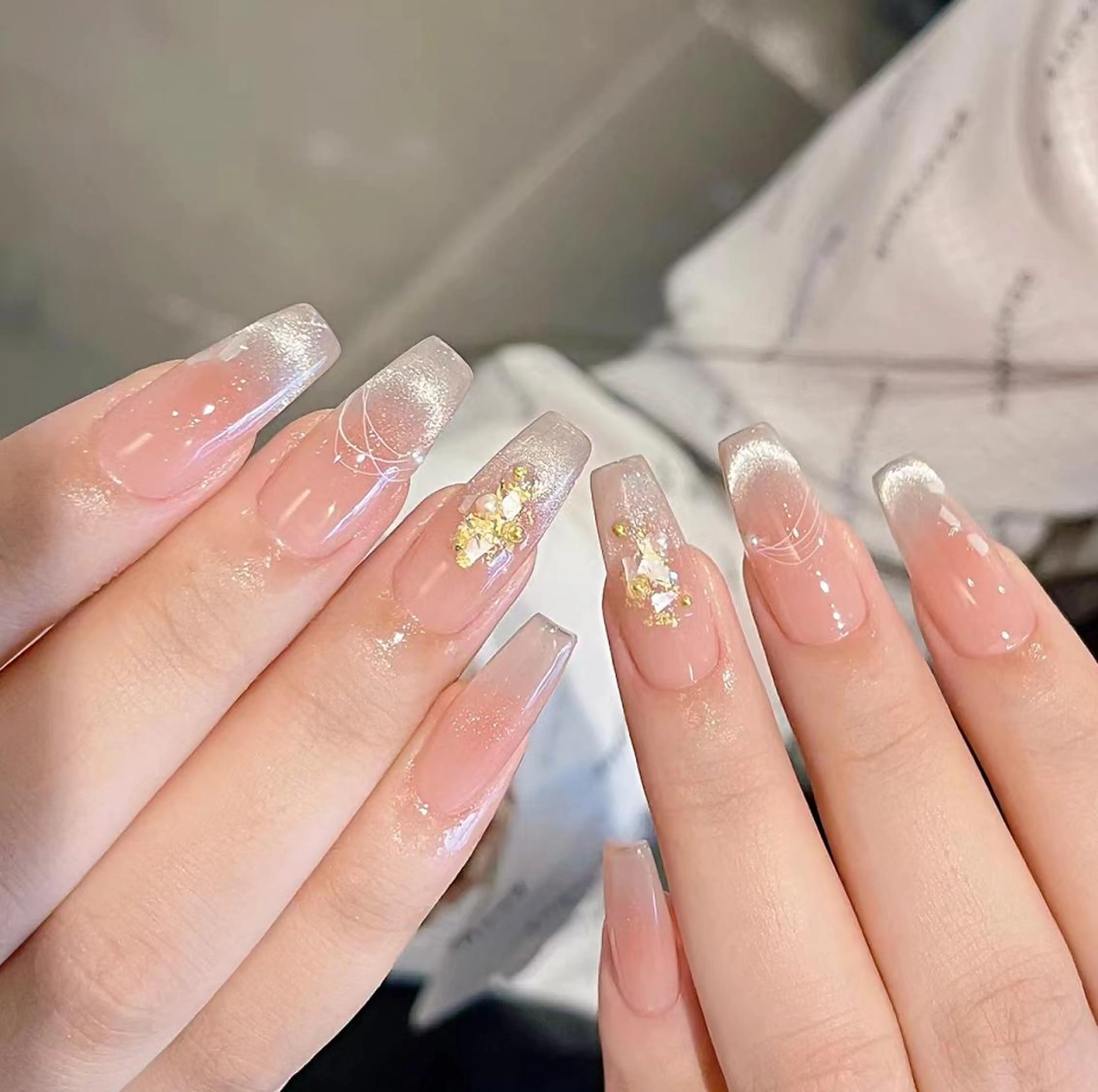 ネイル アートネイル 長さ出し ネイルチップ Queens momoのネイルデザイン