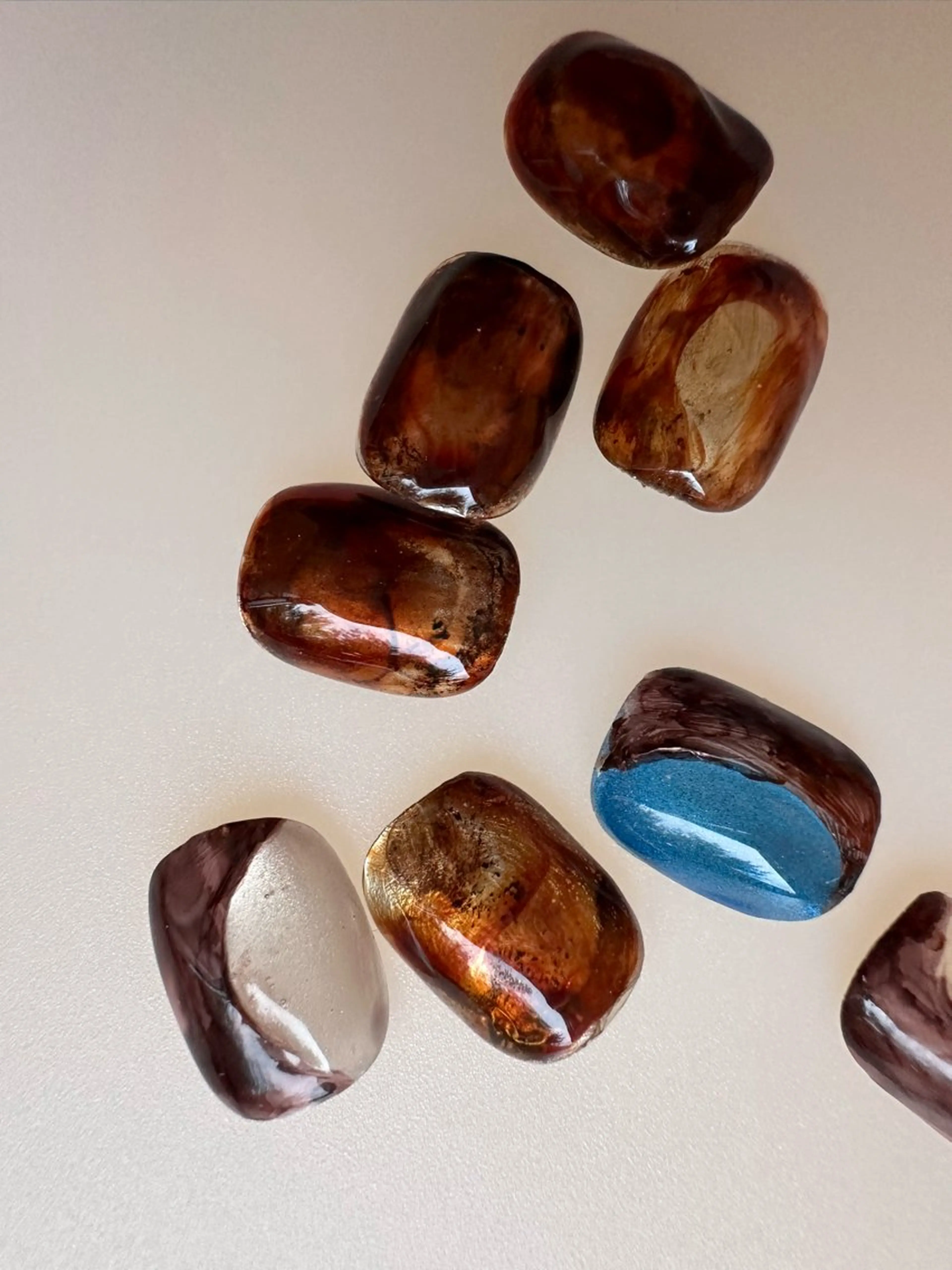 ネイル べっ甲ネイル ブルー マグネットネイル シルバー セキグチ guttinailのネイルデザイン